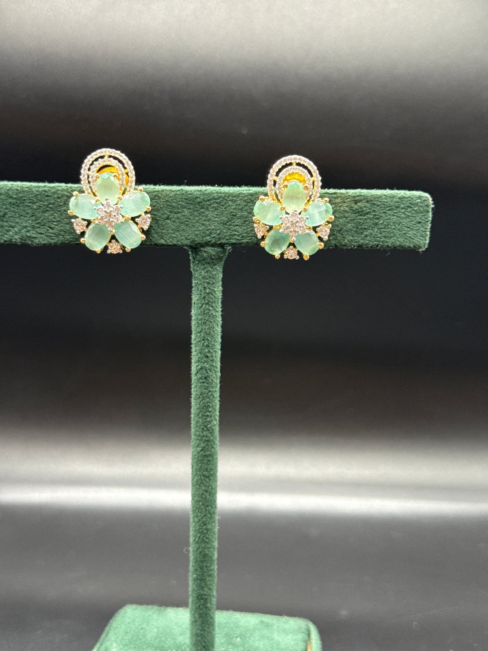 Mint studs