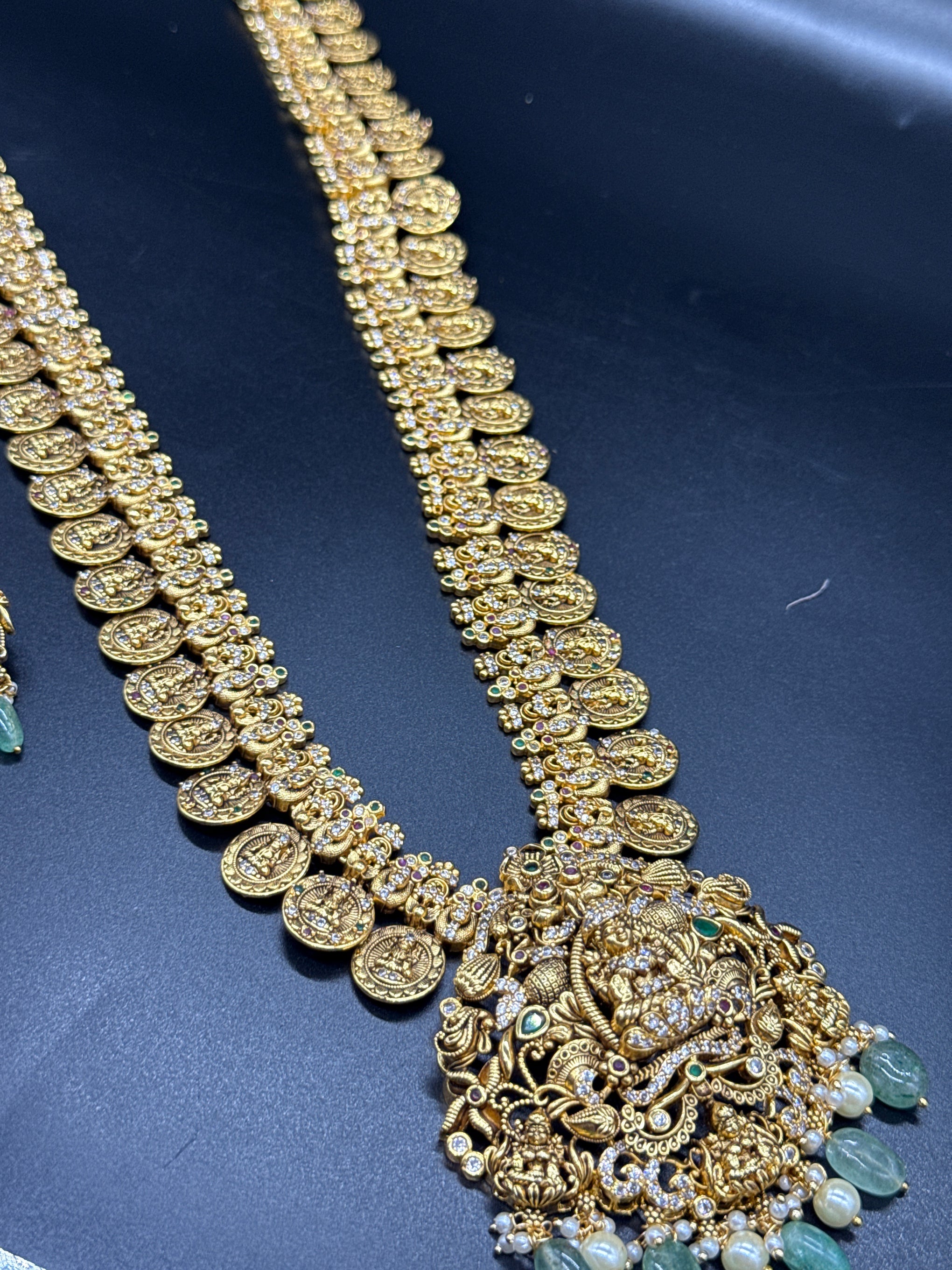 Lady haram with pendant