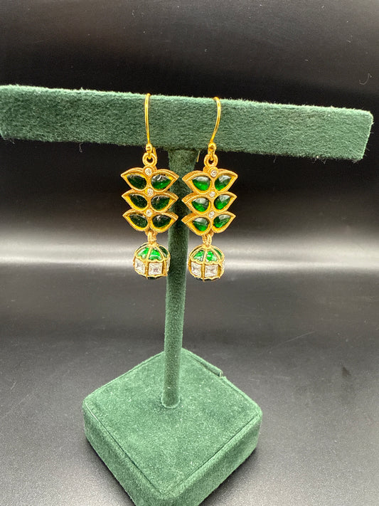Kundan jumka emerald