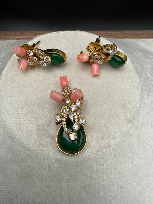 Cz with green stone pendent set