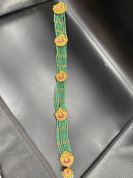 Five Lakshmi pendent beads Jada