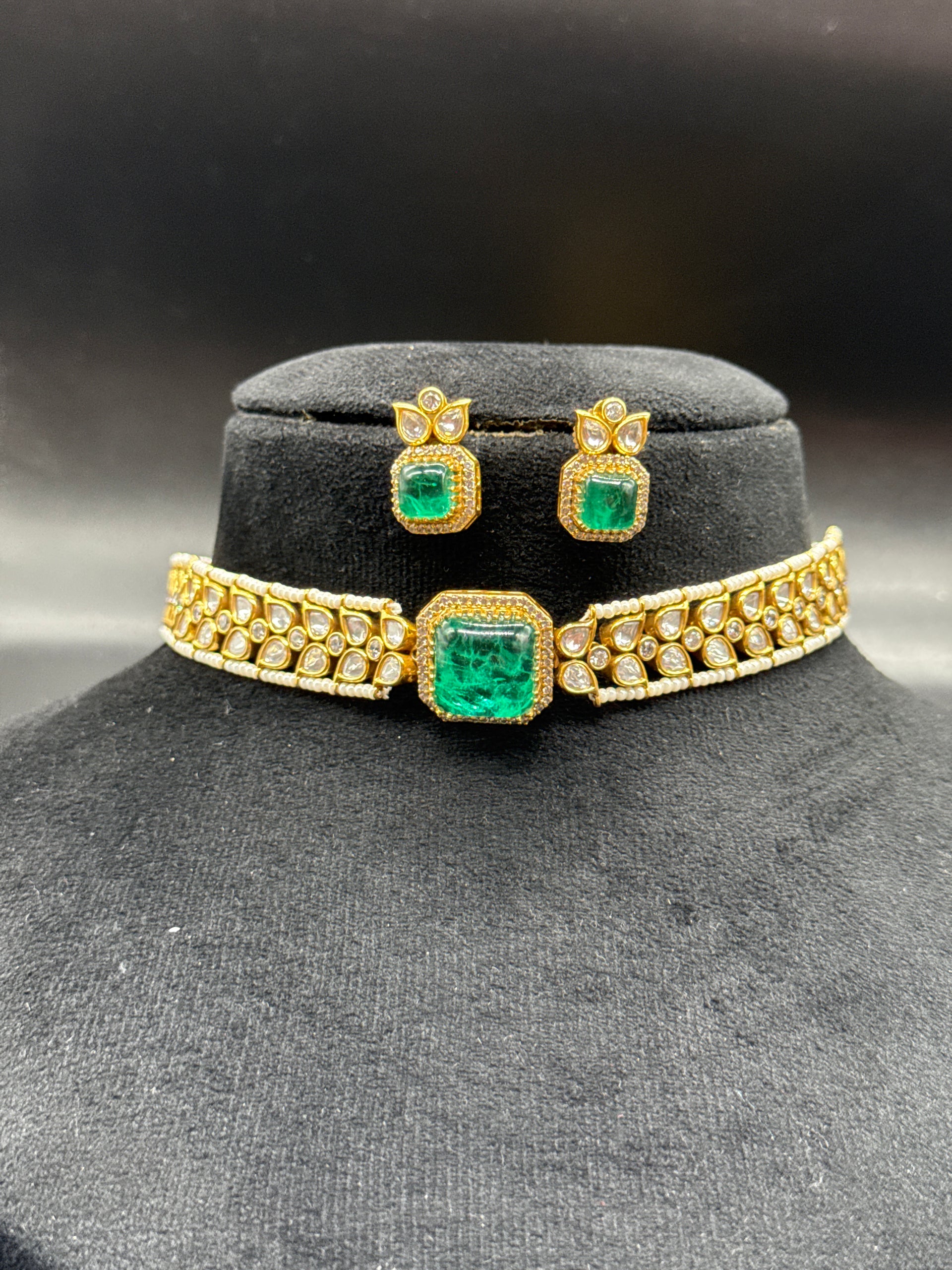 Mozonite emerald designer choker