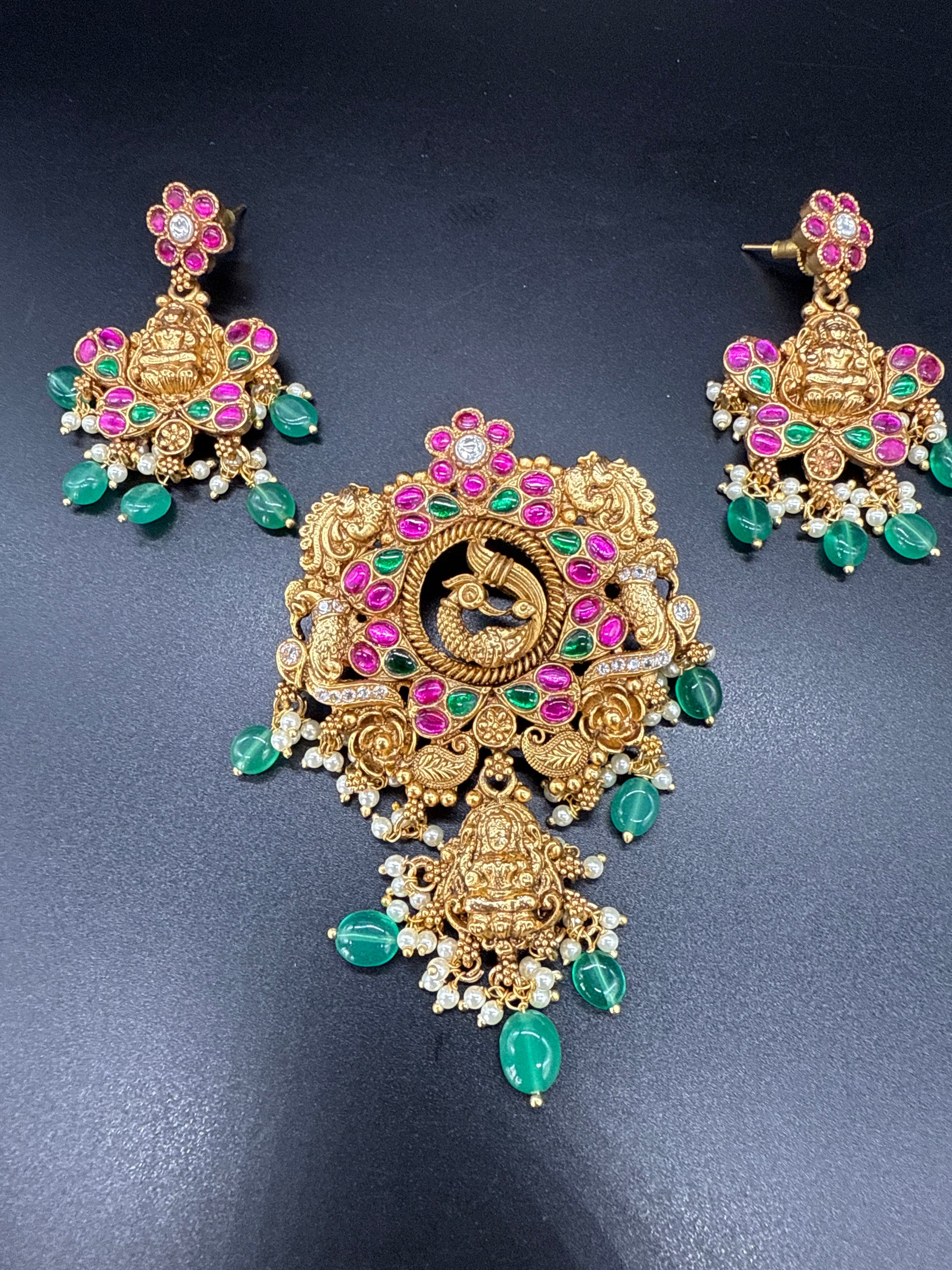 Pendent set with Lakshmi