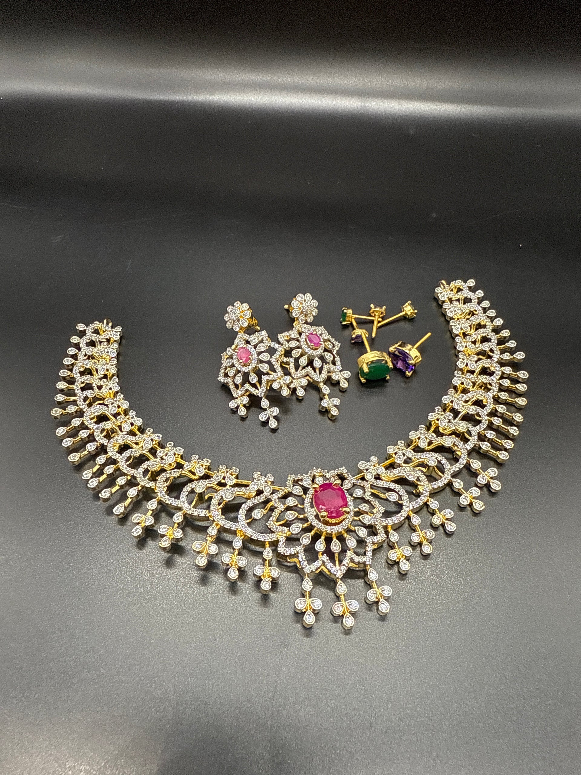 Changeable stones diamond set