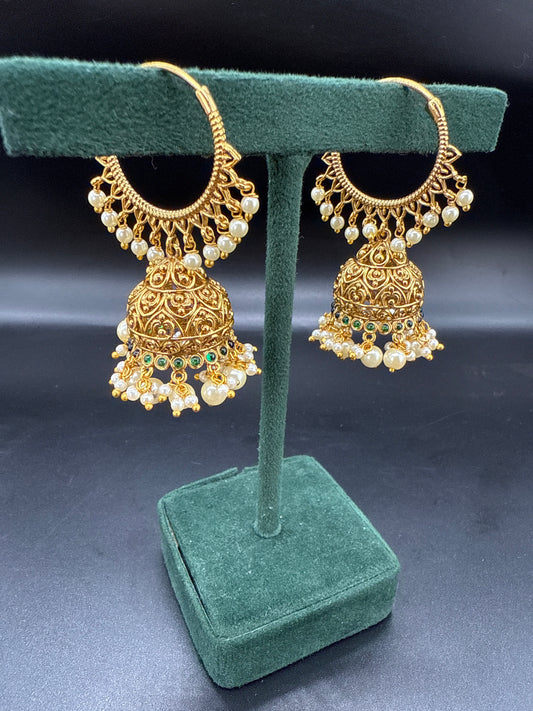 Chandbali jhumka