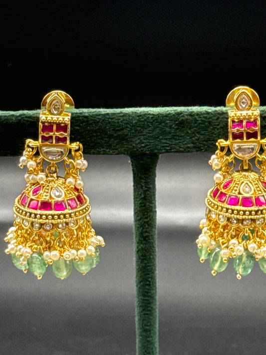 Screw type trendy Kundan jumka