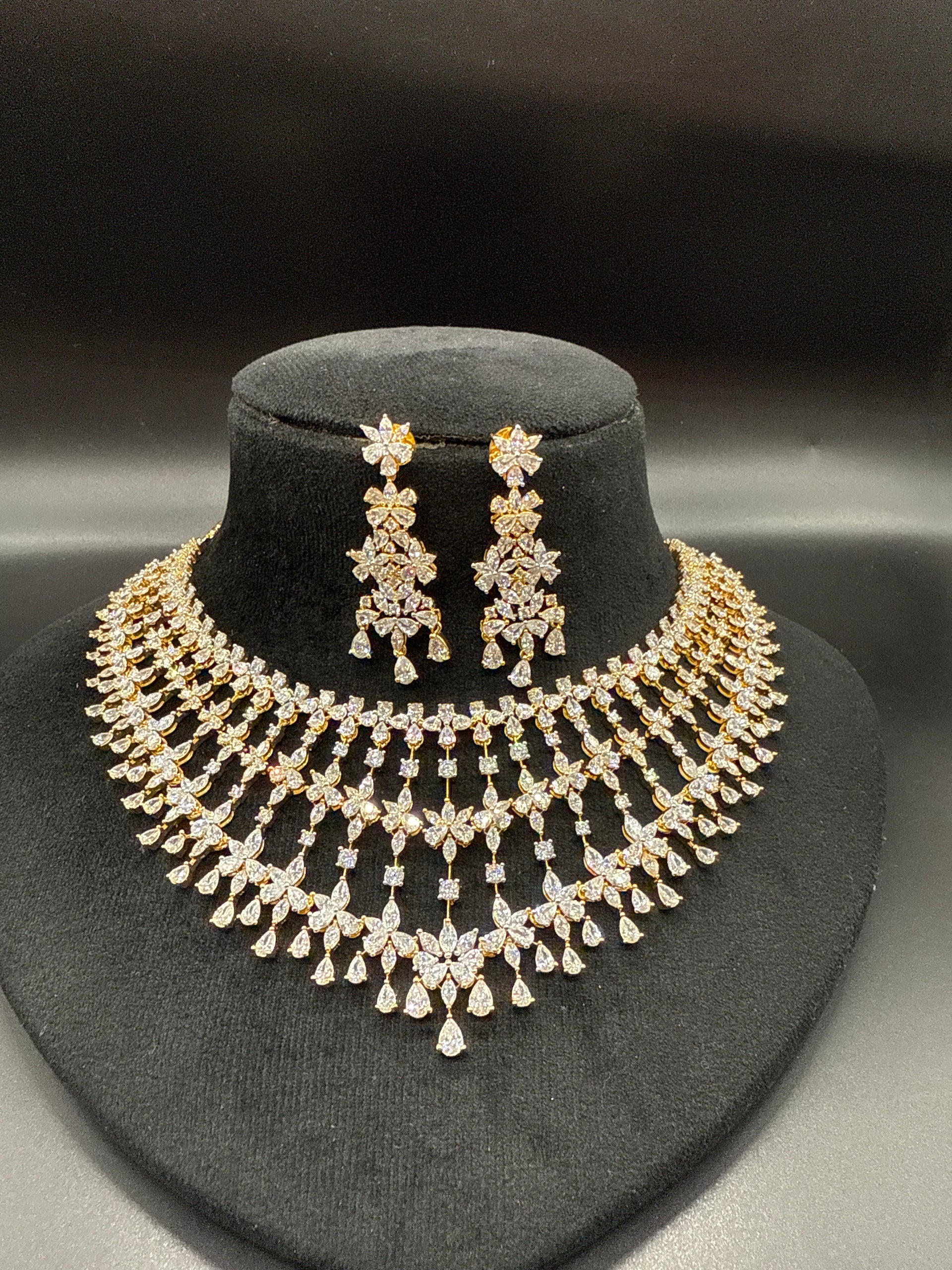 Diamond replica choker