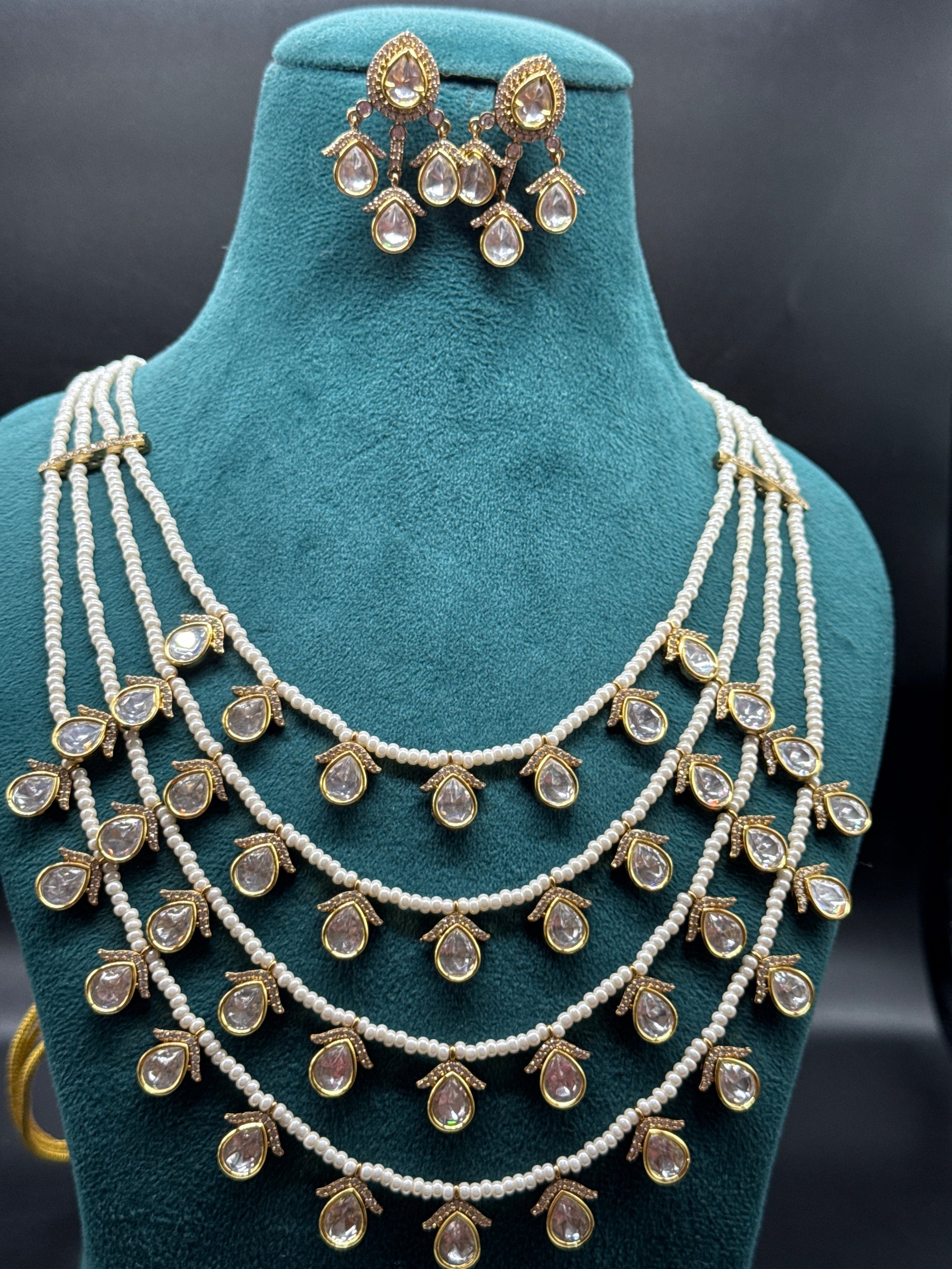 Victorian 4 steps chain