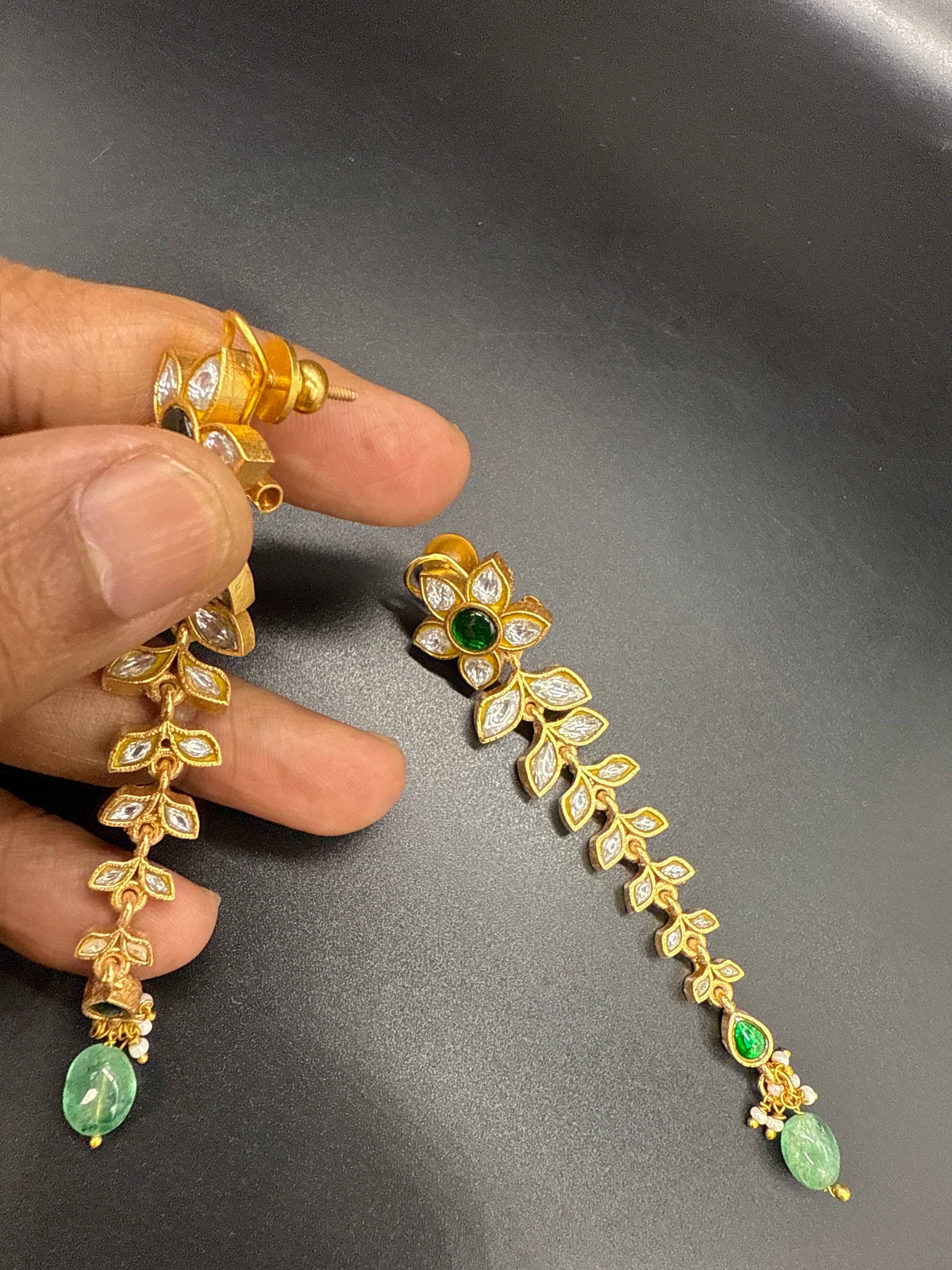 Kundan earrings with screw