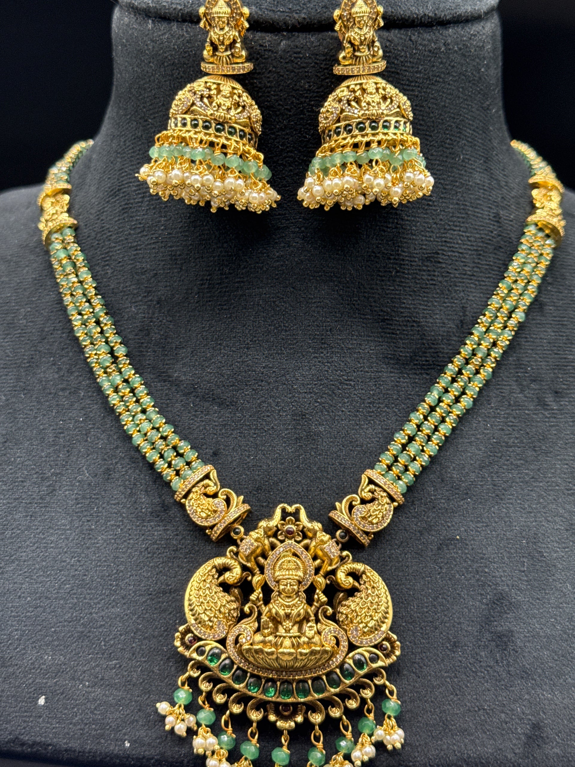 Gold replicas beads set