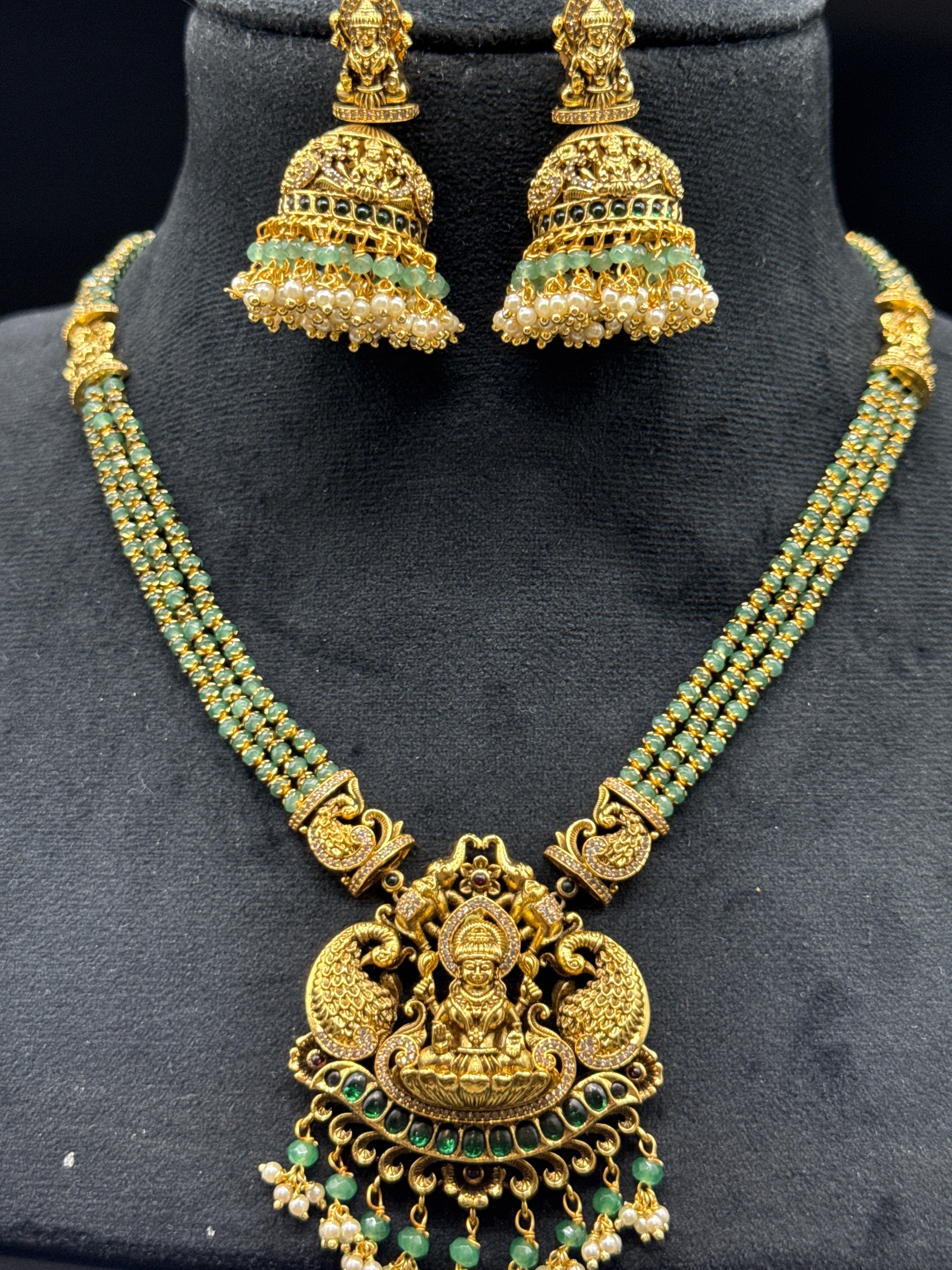 Gold replicas beads set