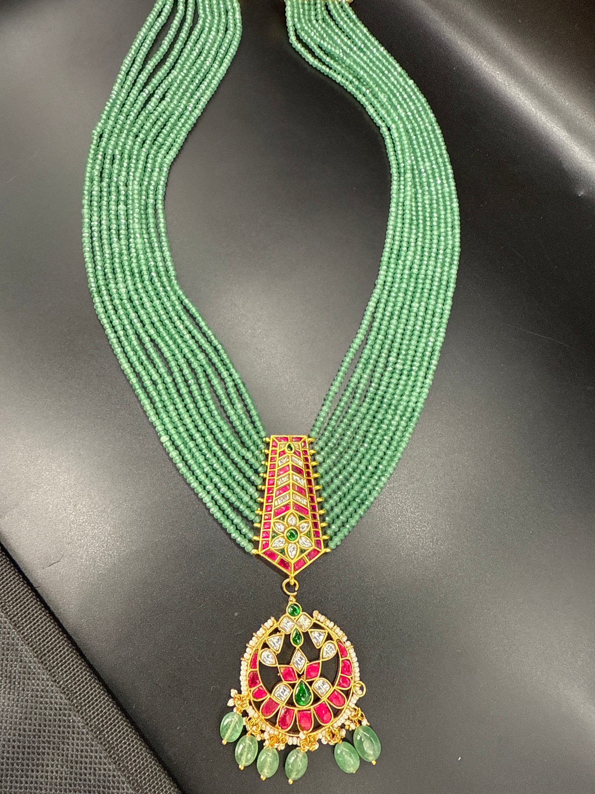 Kundan pendent beads necklace
