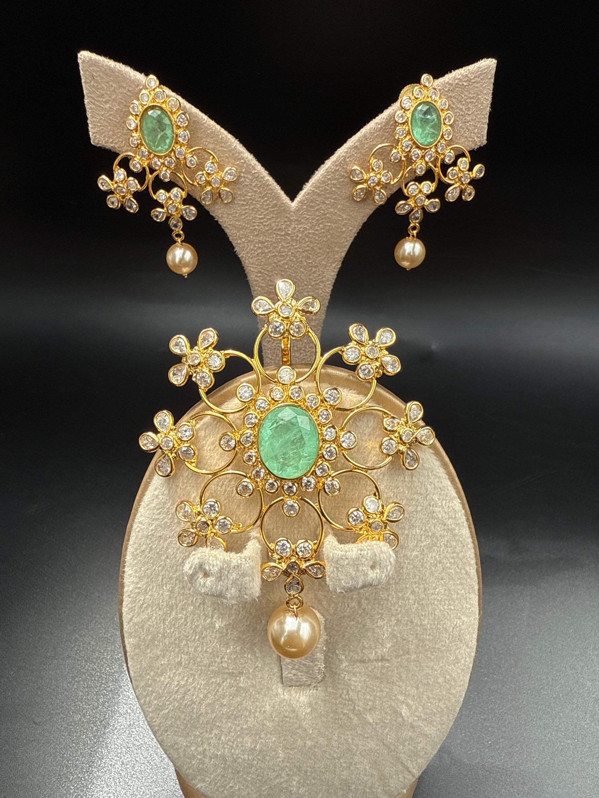 Pendent set -mint green