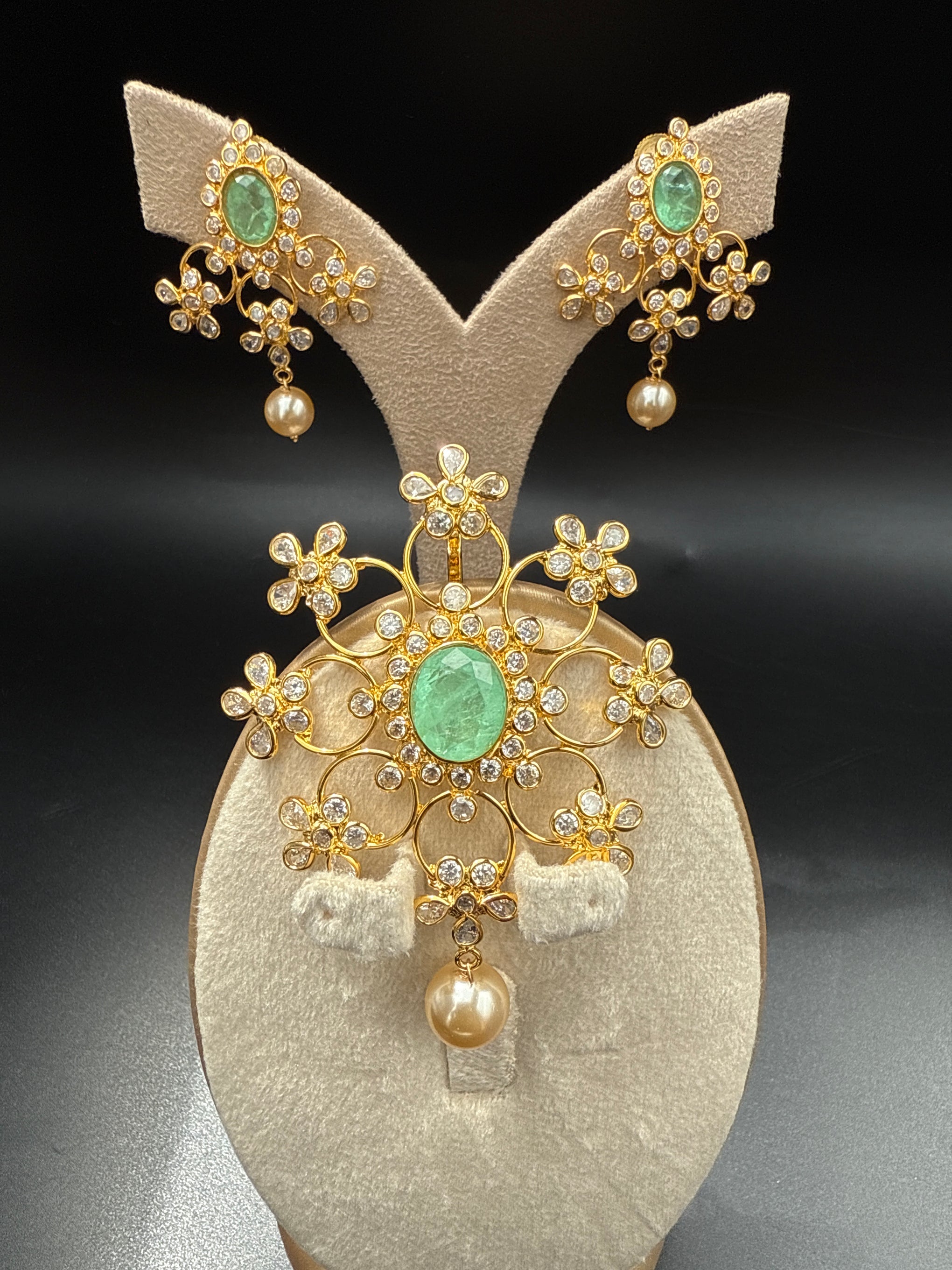 Pendent set -mint green
