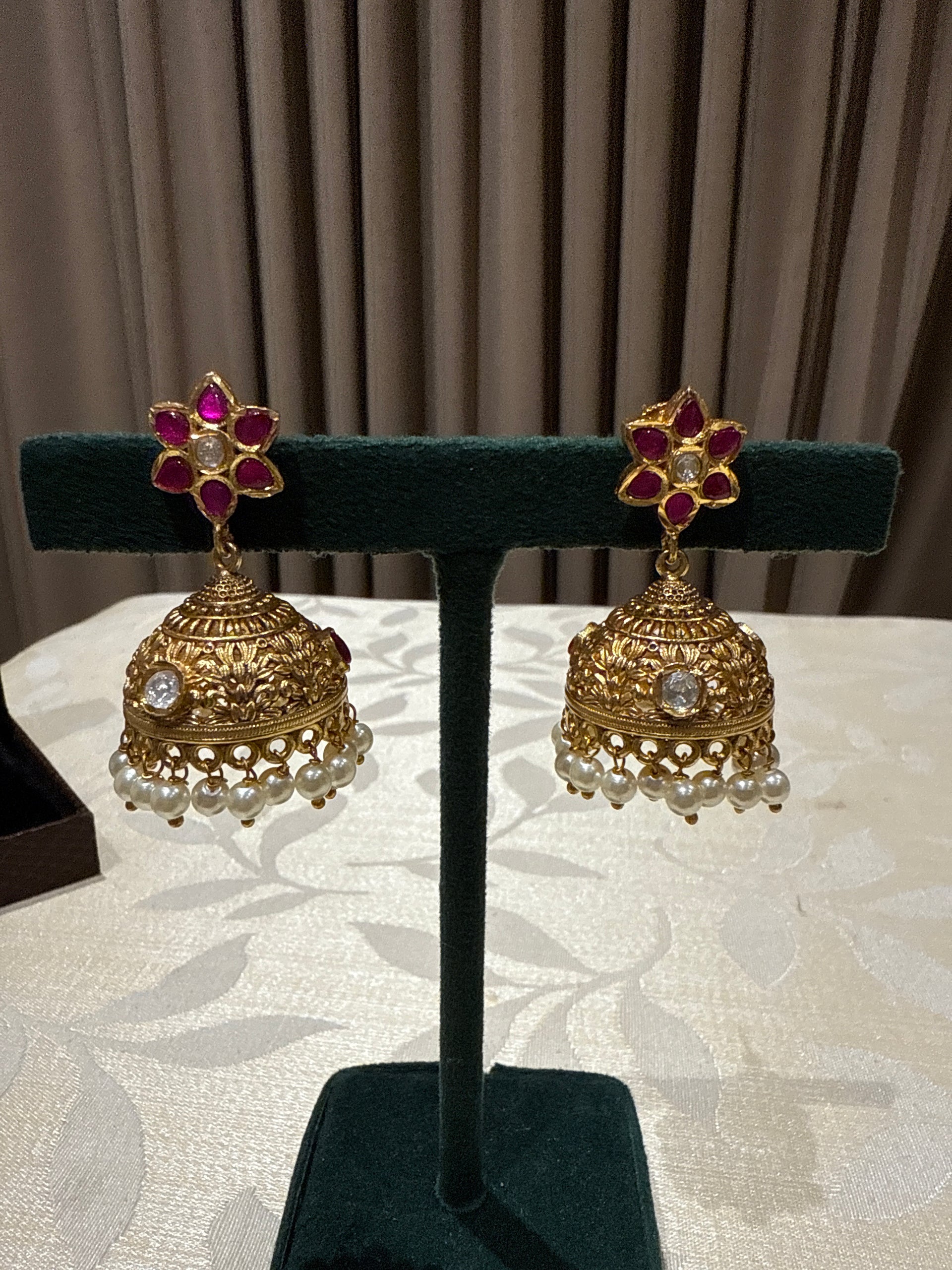 Traditional Kundan jumka