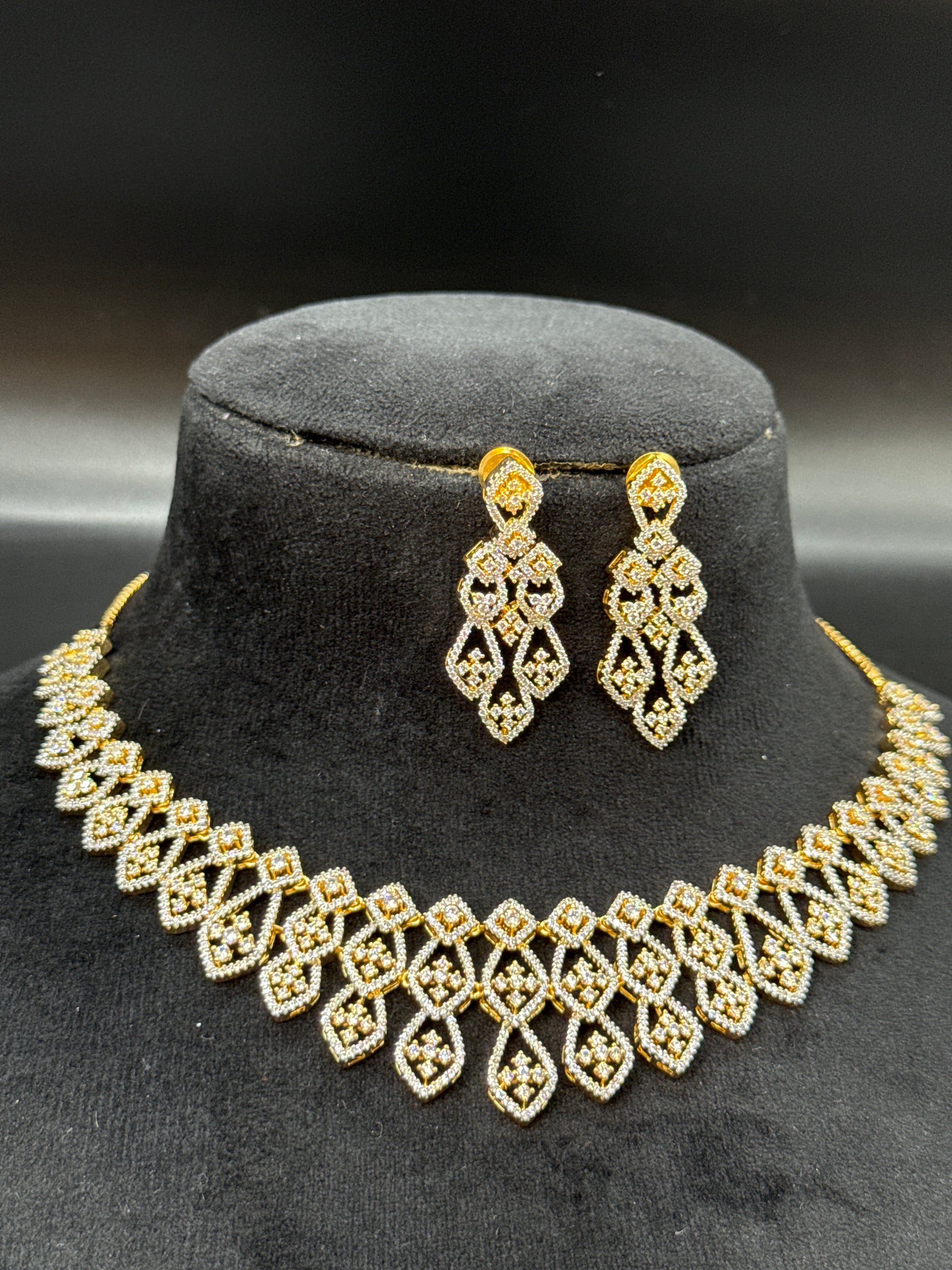 Diamond replica set