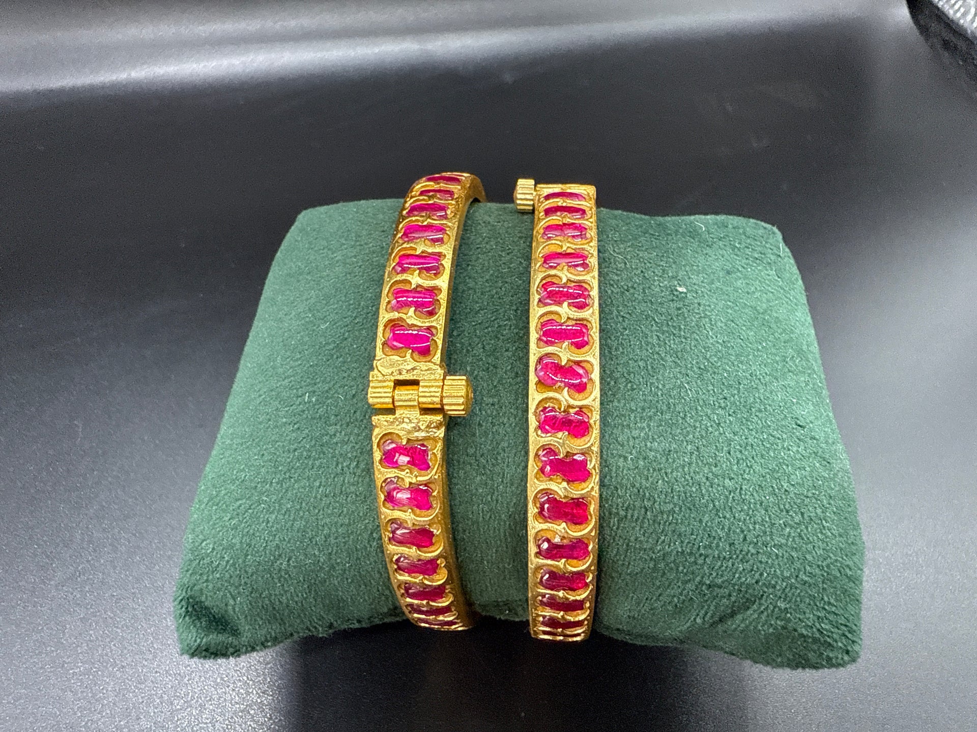 Kundan Bangles