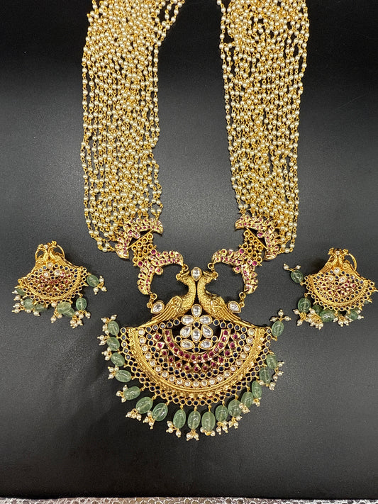 Designer pearl set