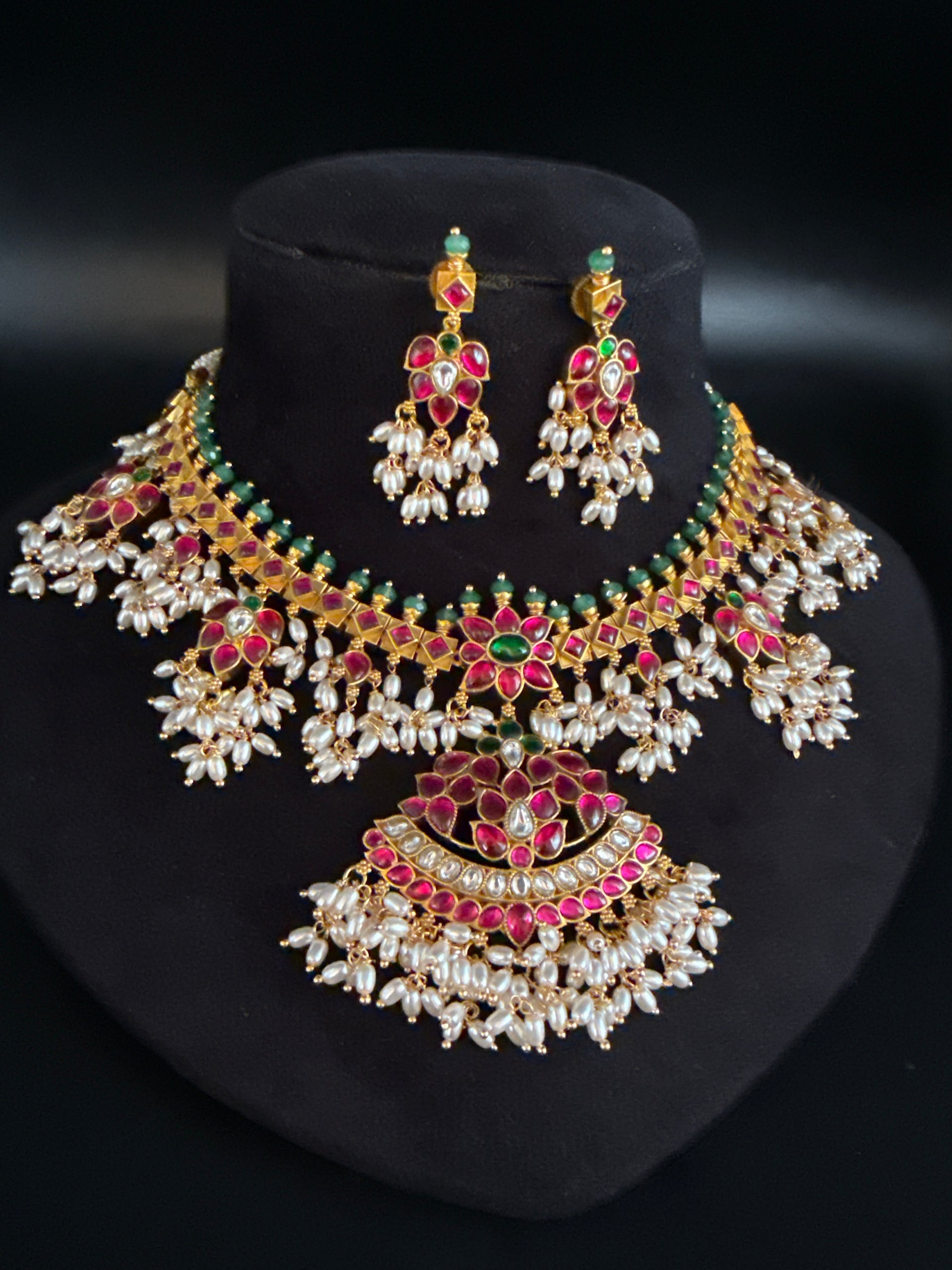 Kundan short guttapusalu