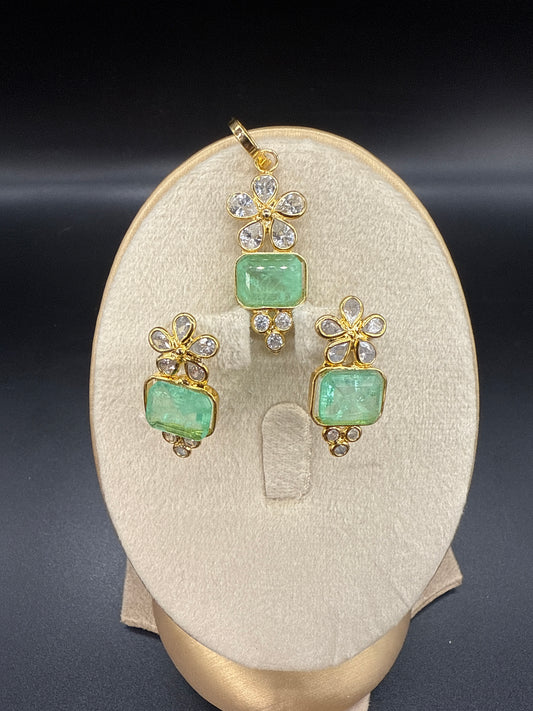 Cz pendent set with mint stone
