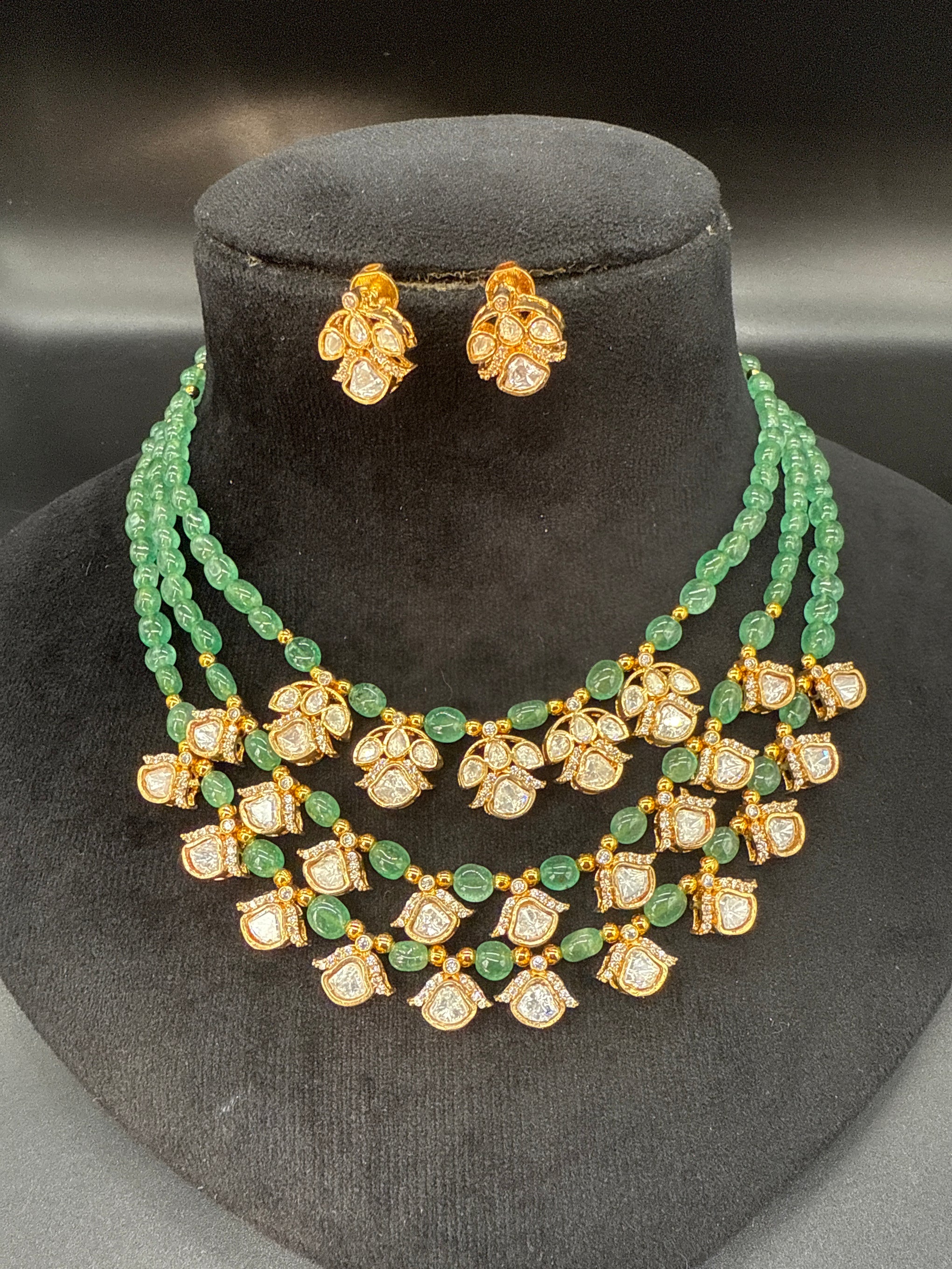 Mozonite emerald beads set