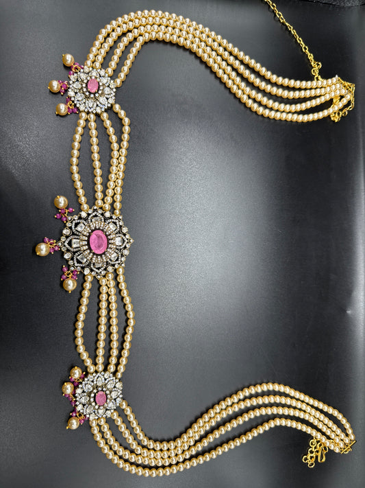 Victoria pendent pearls hip belt