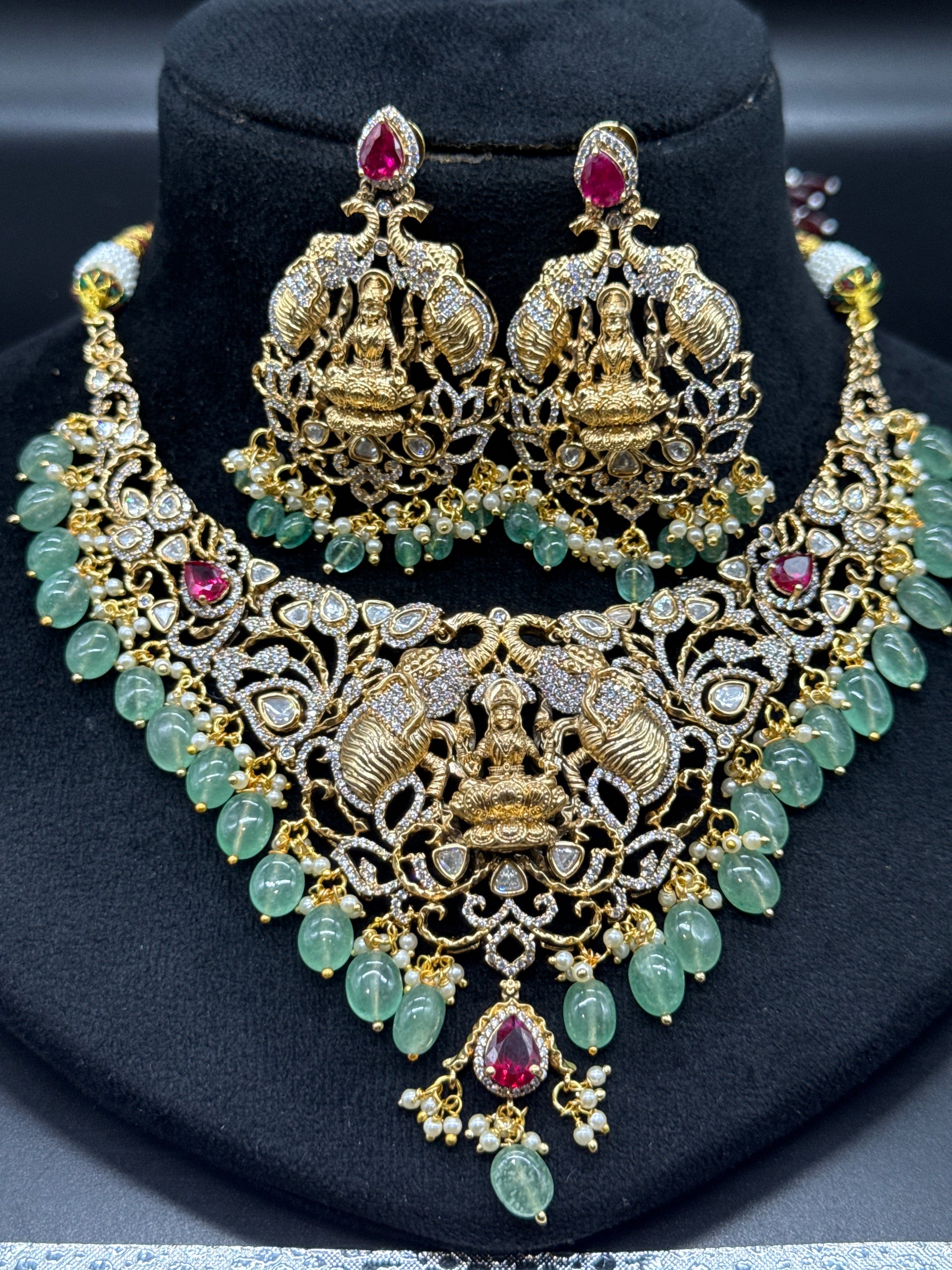 Broad Lakshmi set