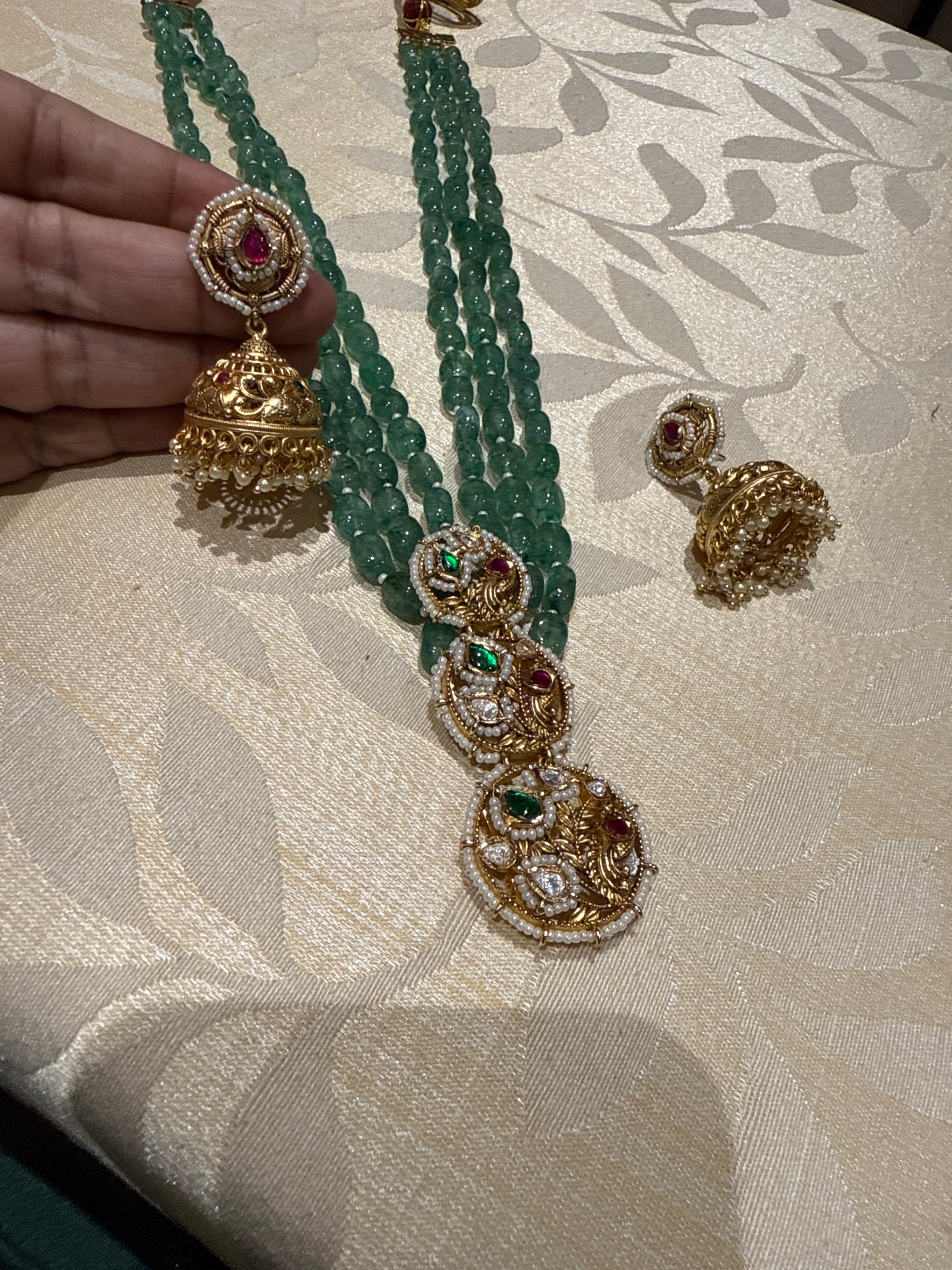 Beads set in Kundan