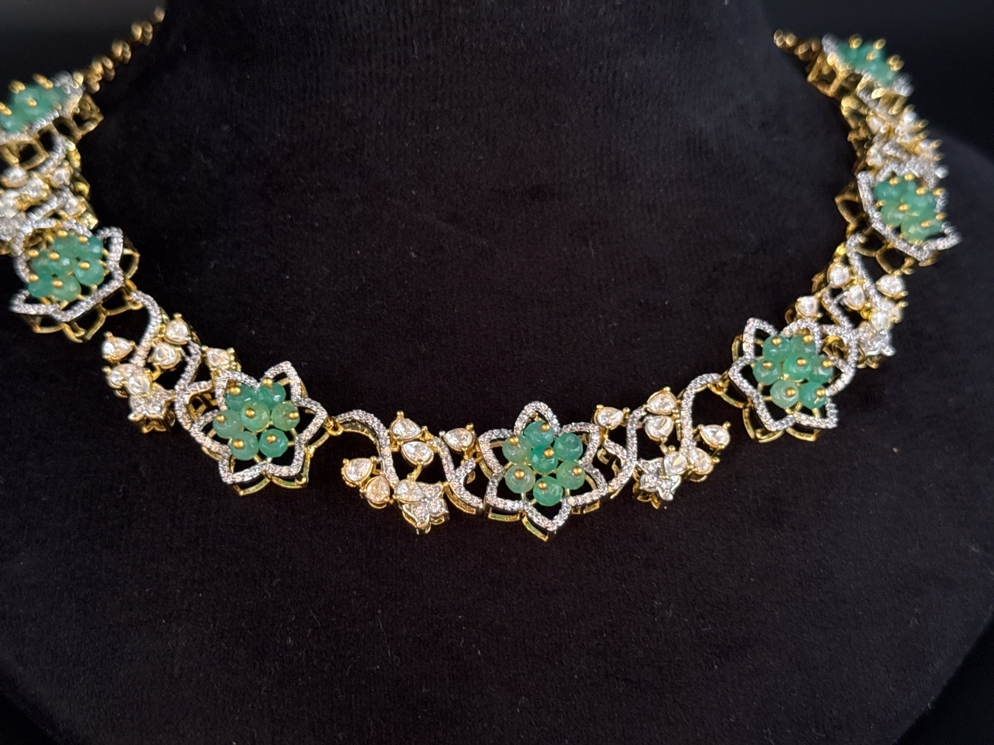 Emerald beads diamond set