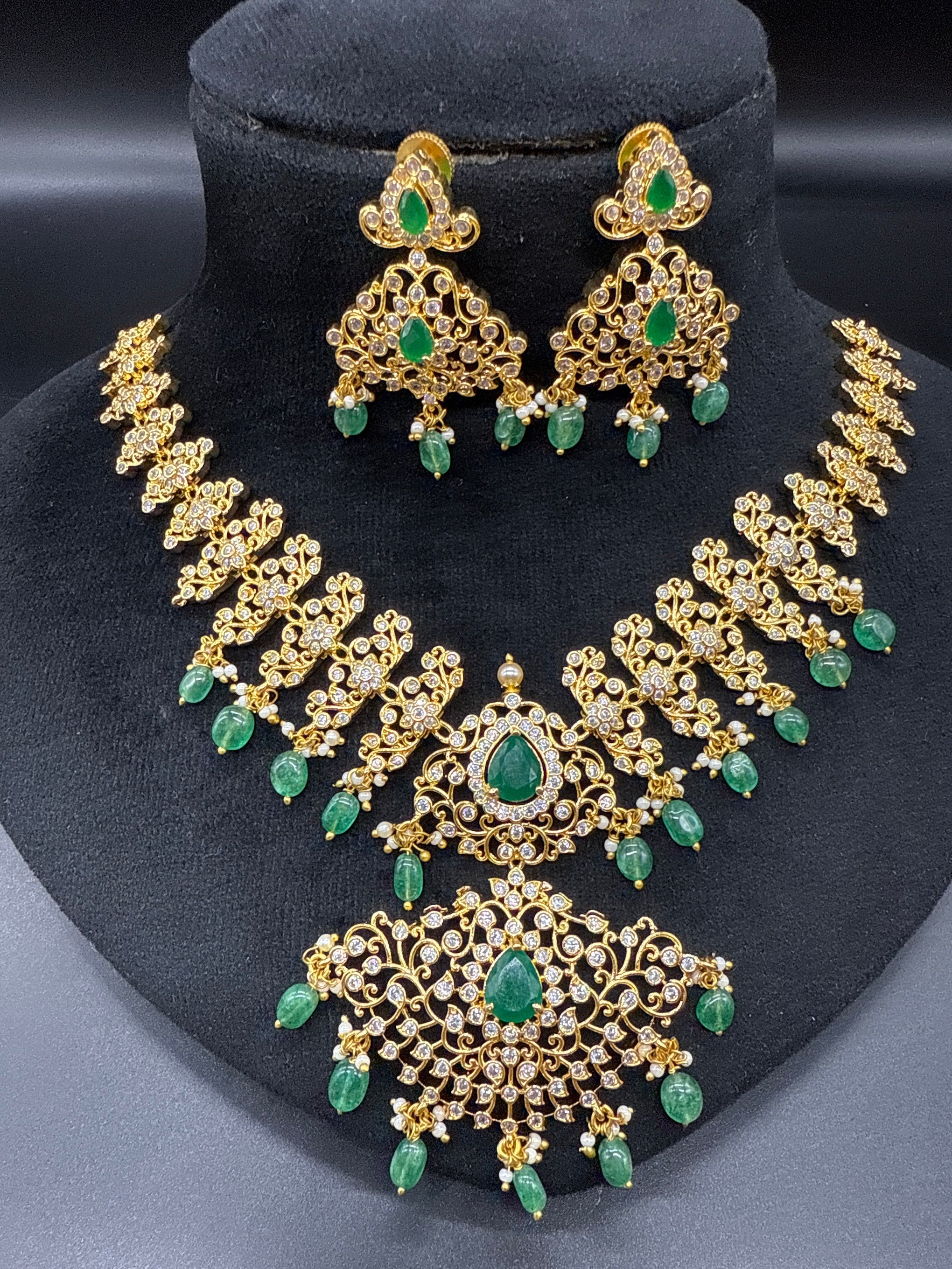 Prachi work neck set