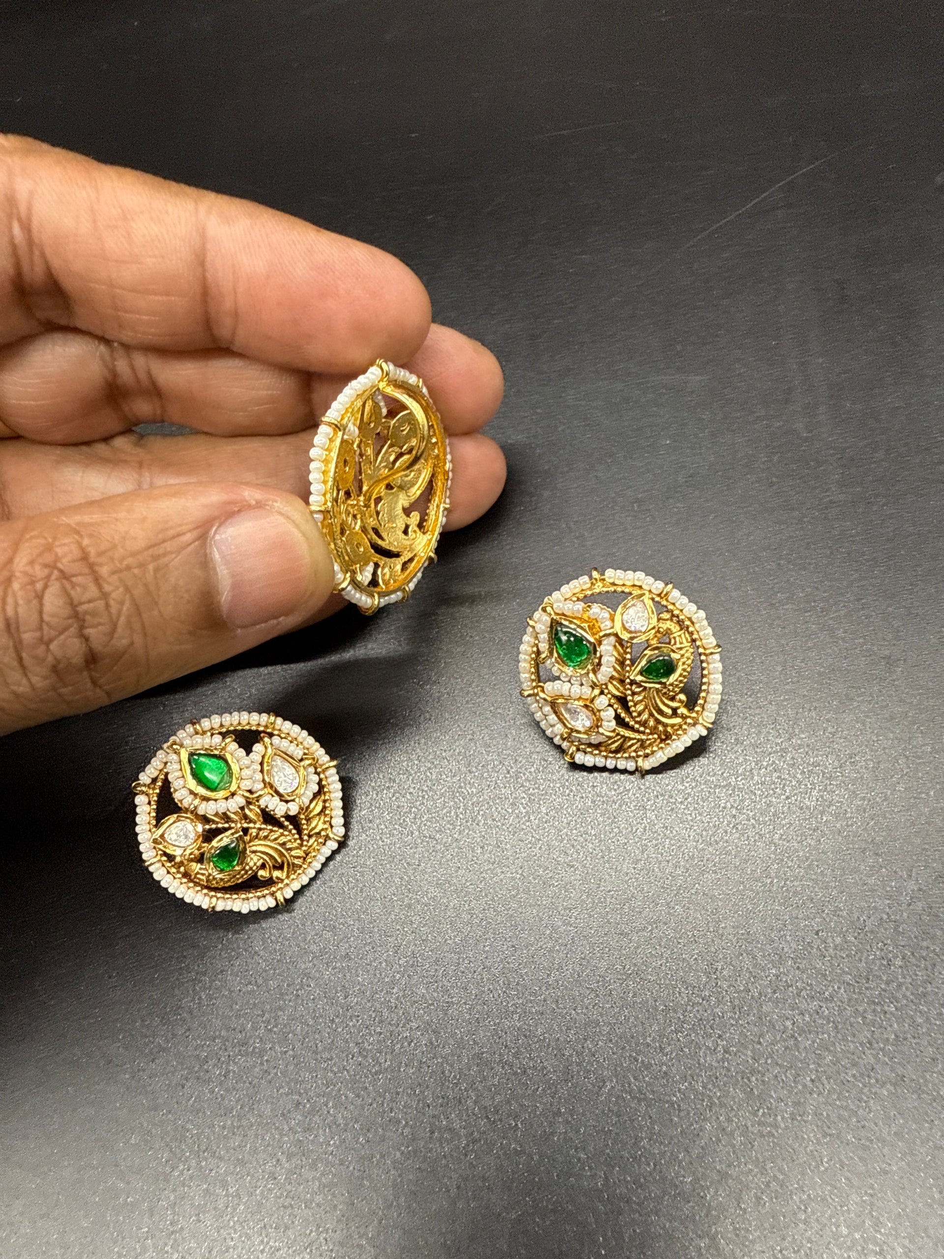 Kundan pendent set
