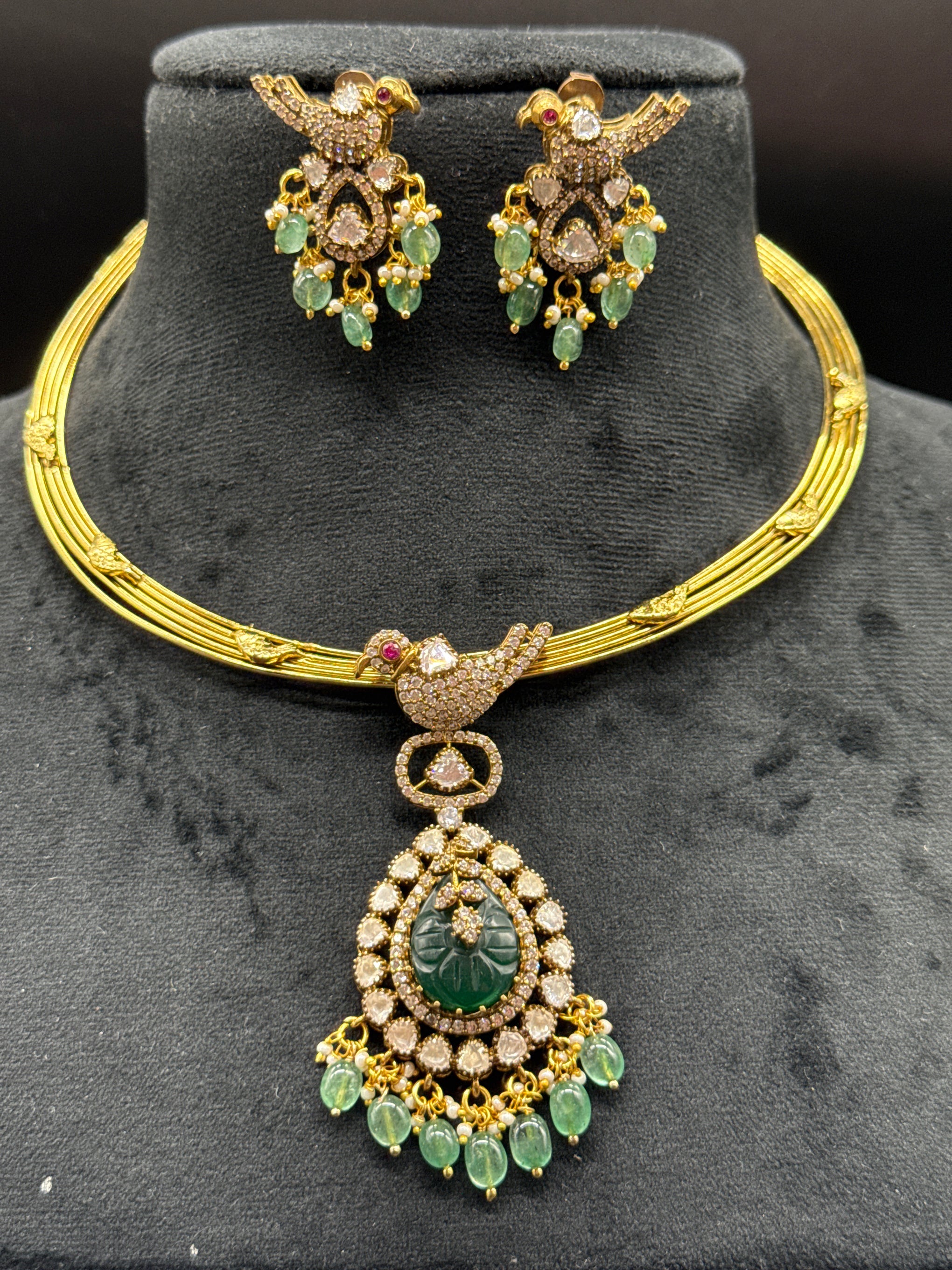 Victorian kante with pendant set