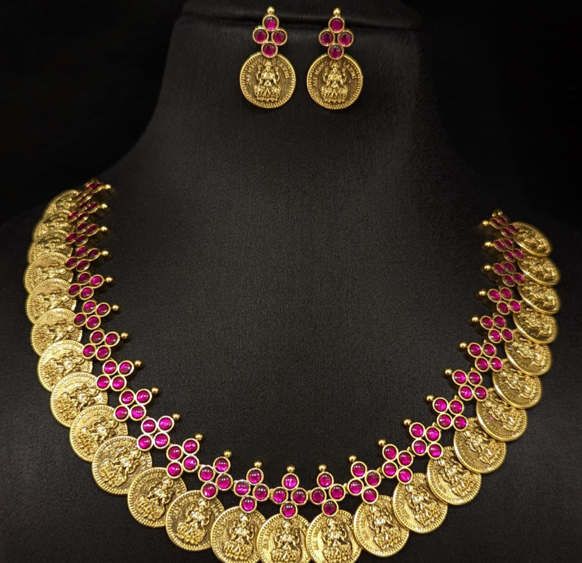 Kundan kasu neckset in ruby