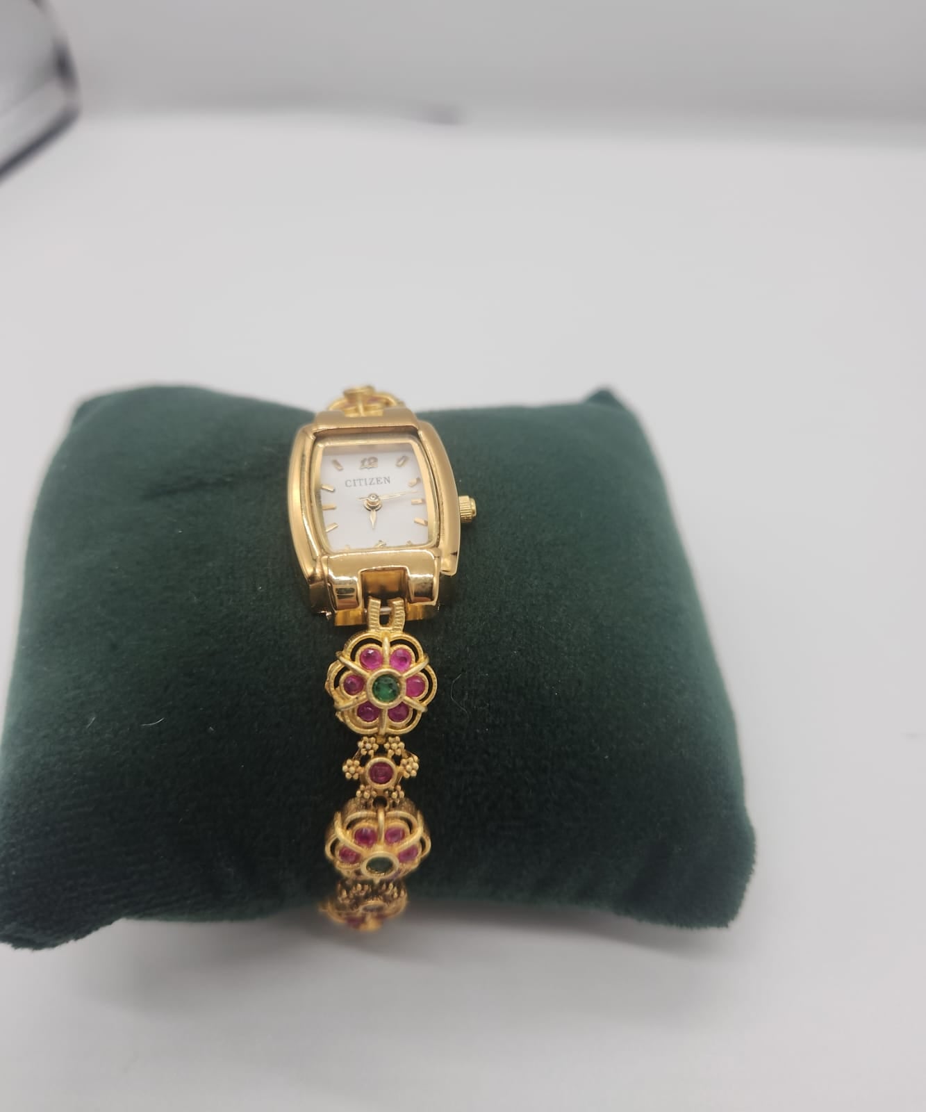 Flower pattern chain wrist watch