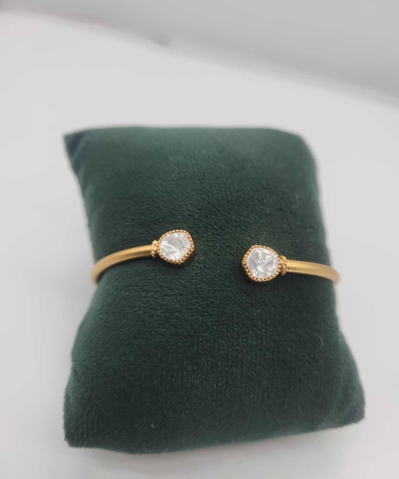 Mozonite Kada