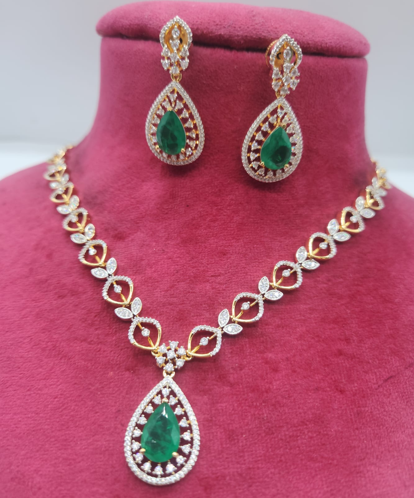 Diamond replica set