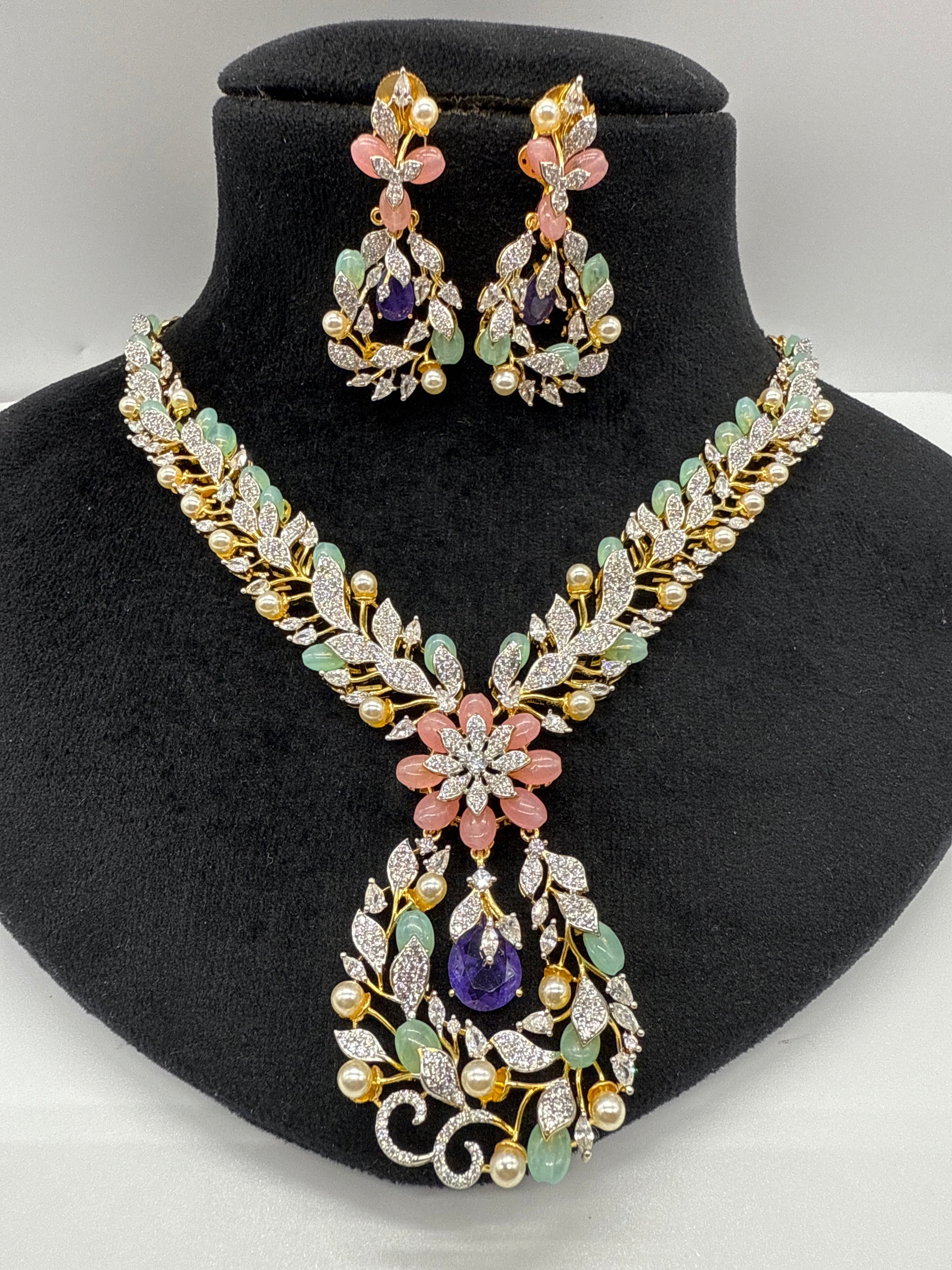 Trendy cocktail set in tanzanite stone