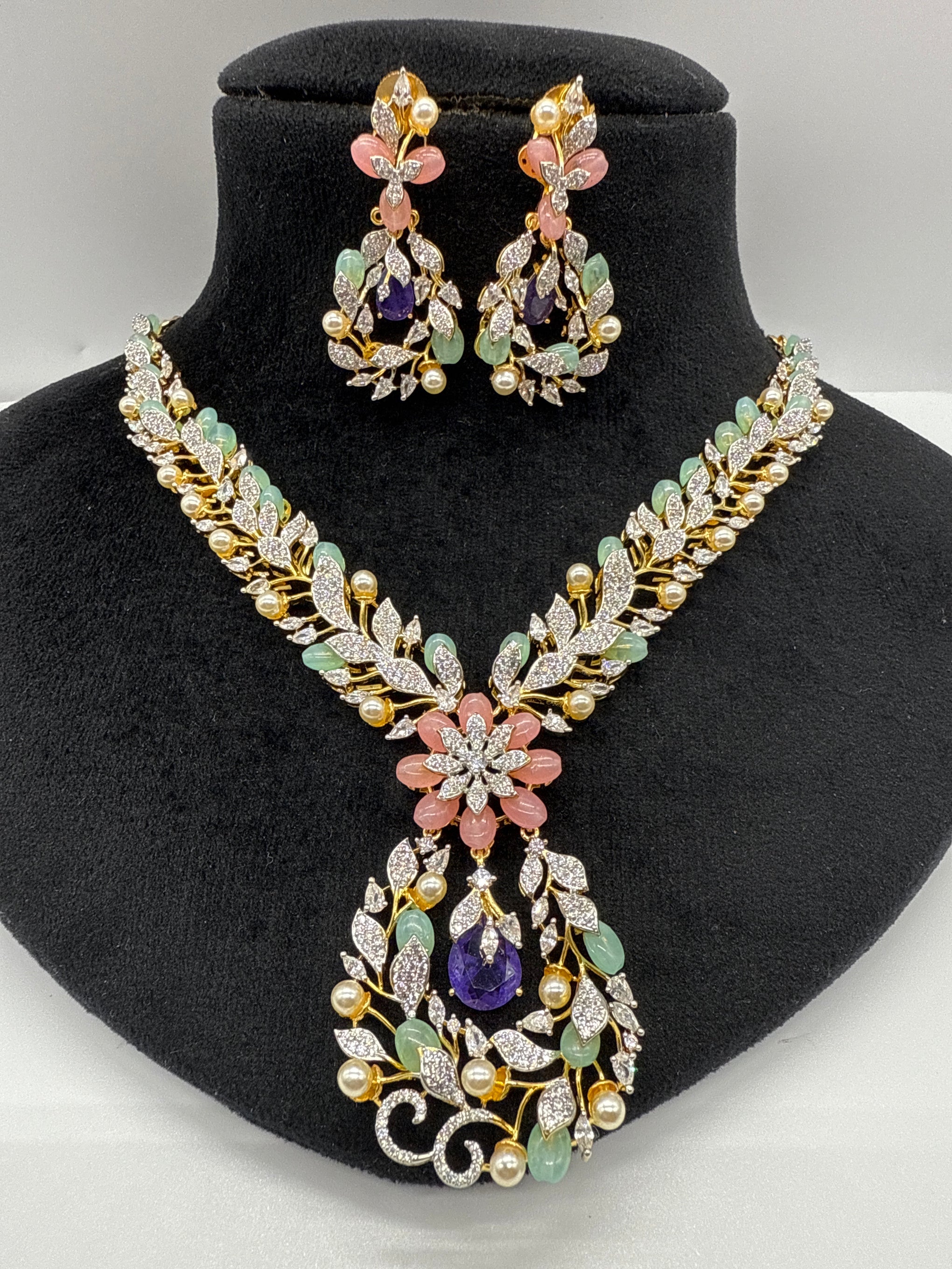 Trendy cocktail set in tanzanite stone