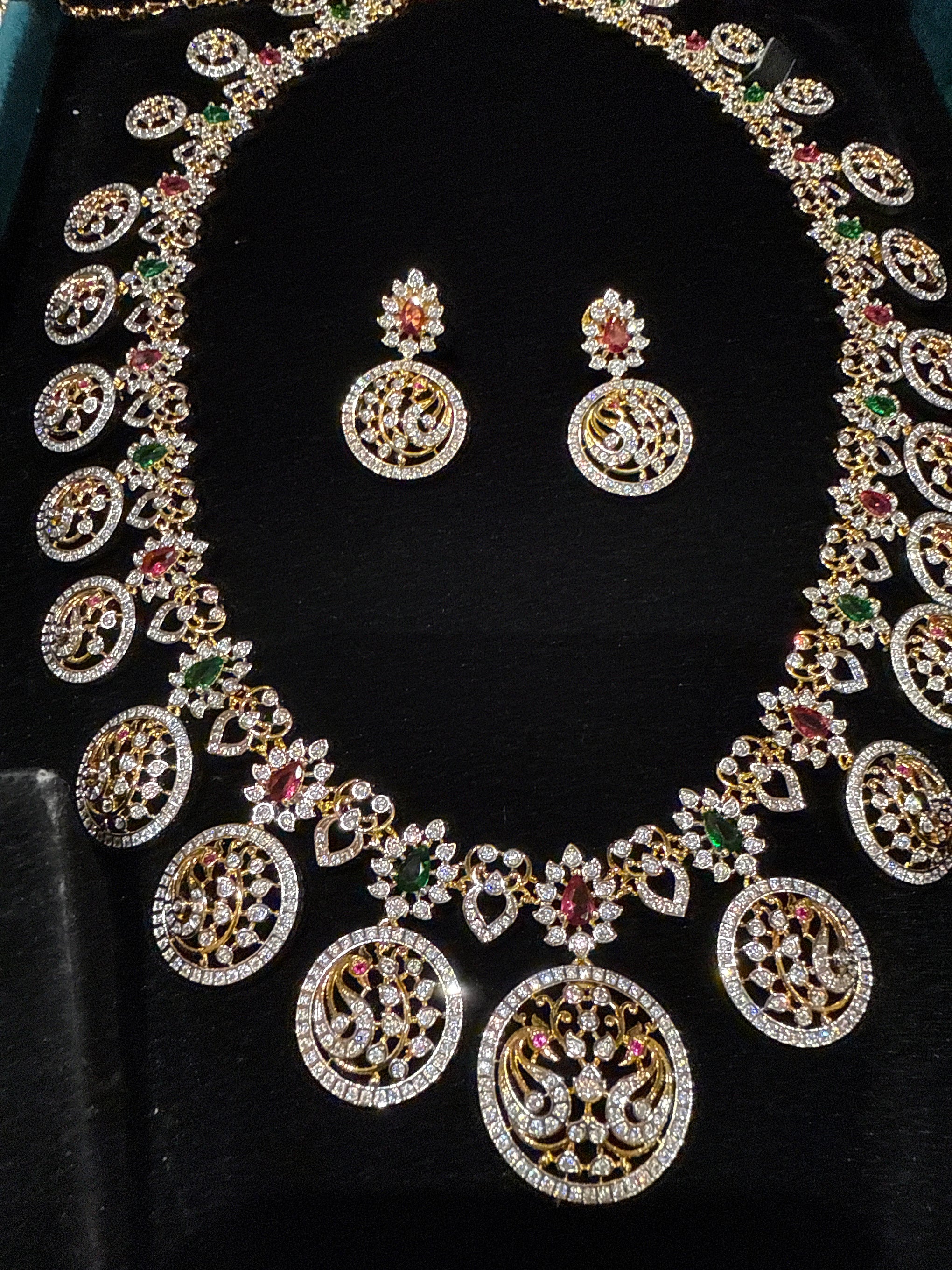 Diamond long bottu Mala