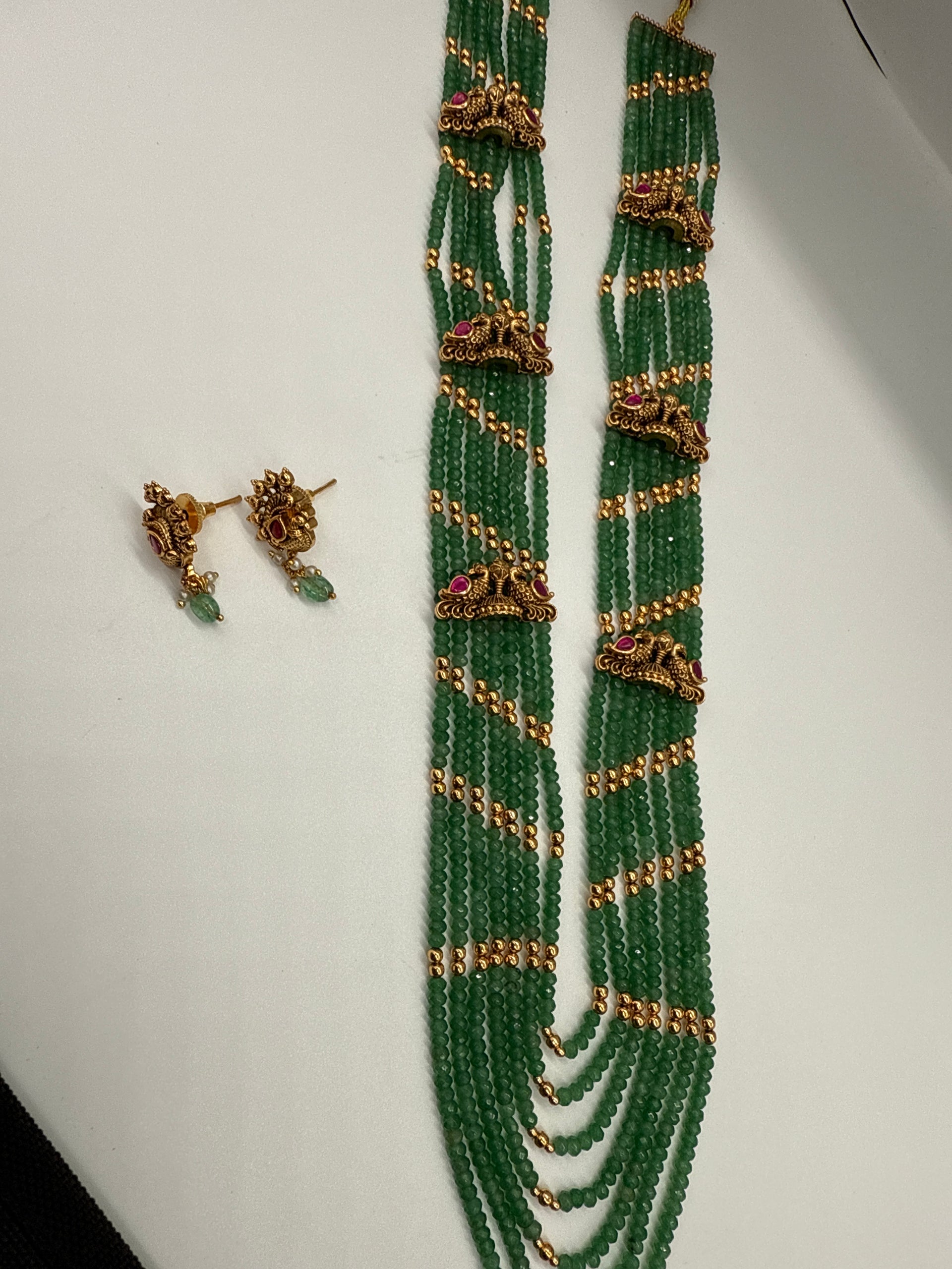 Emerald side pendant beads