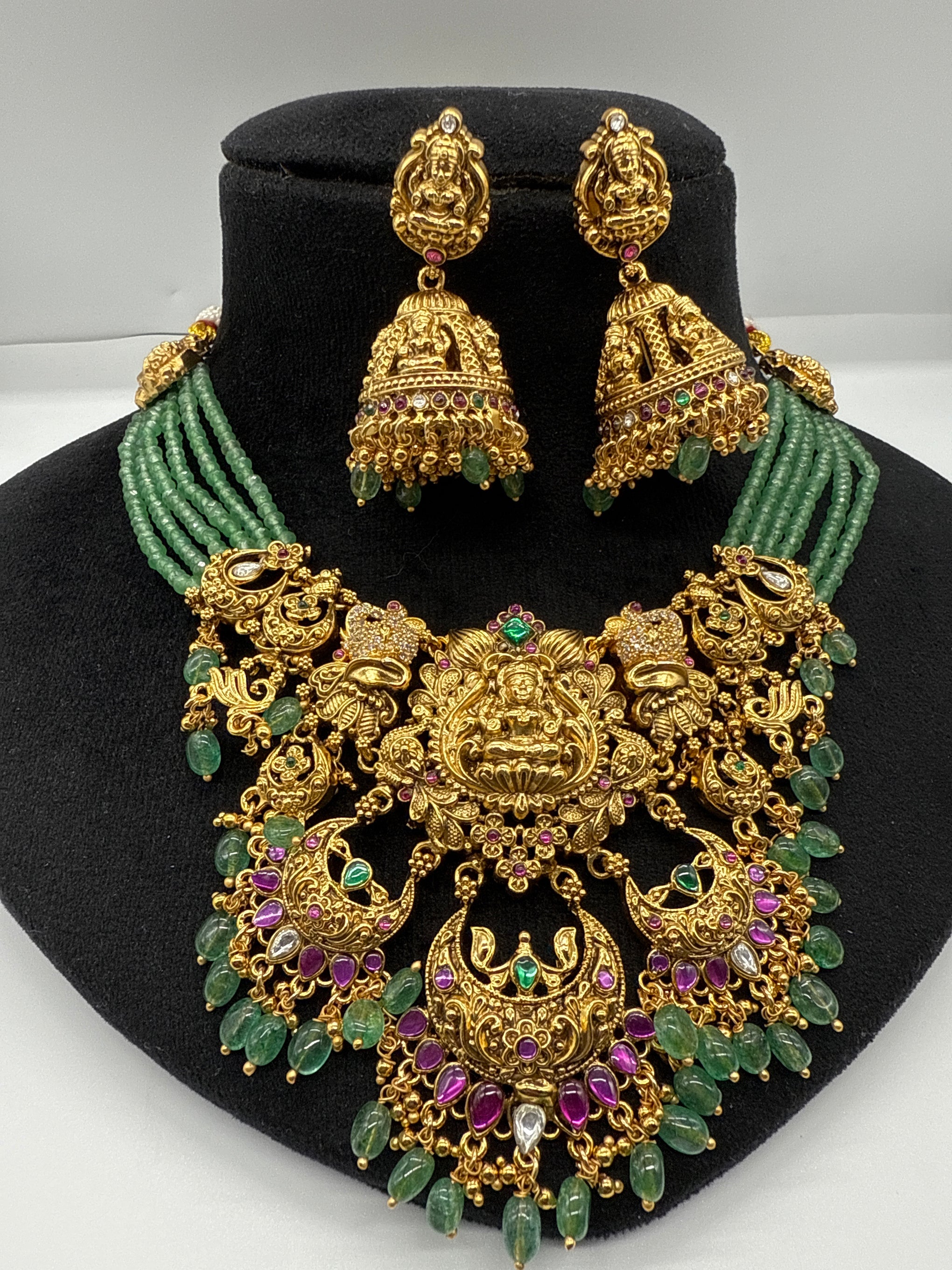 Emerald beads temple choker