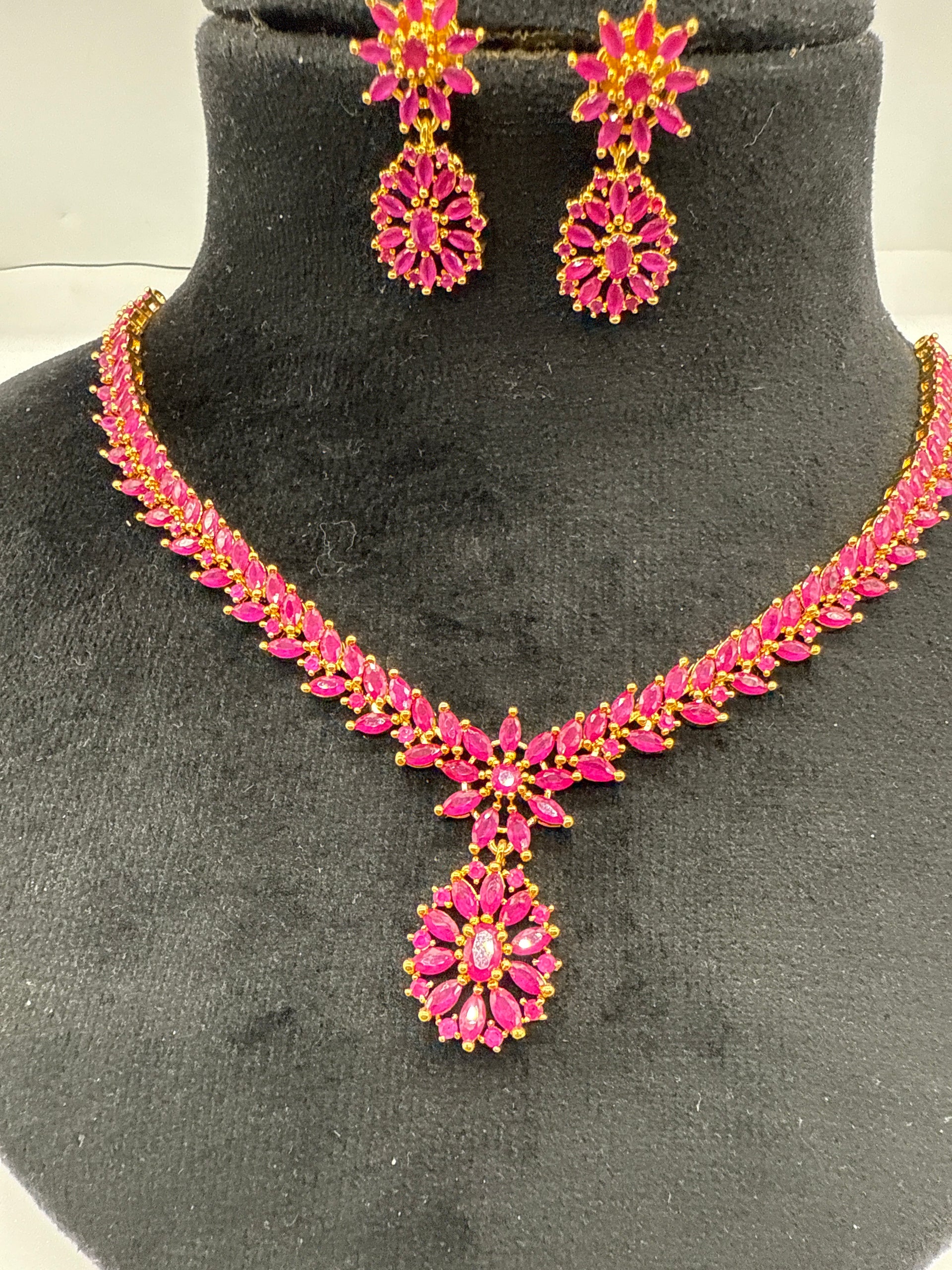 Ruby vintage set