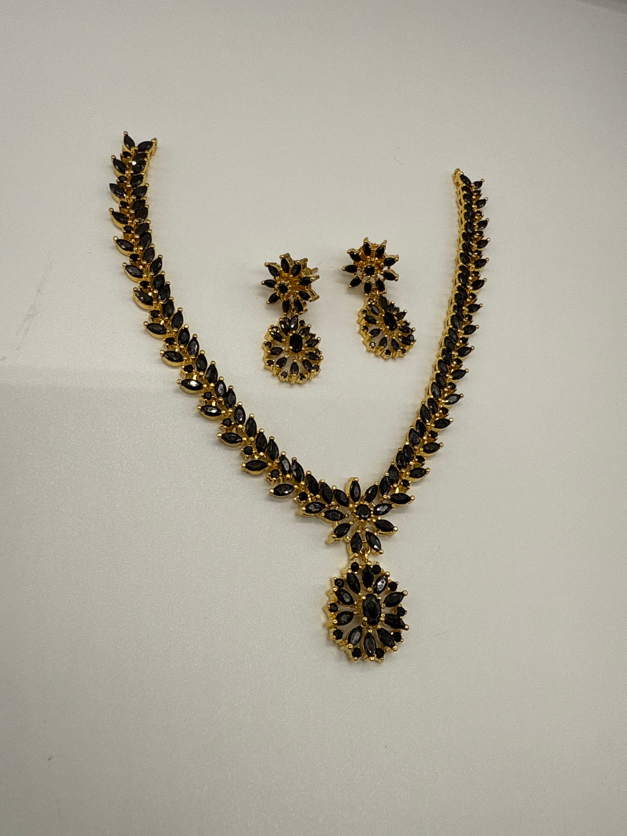 Black stones vintage set