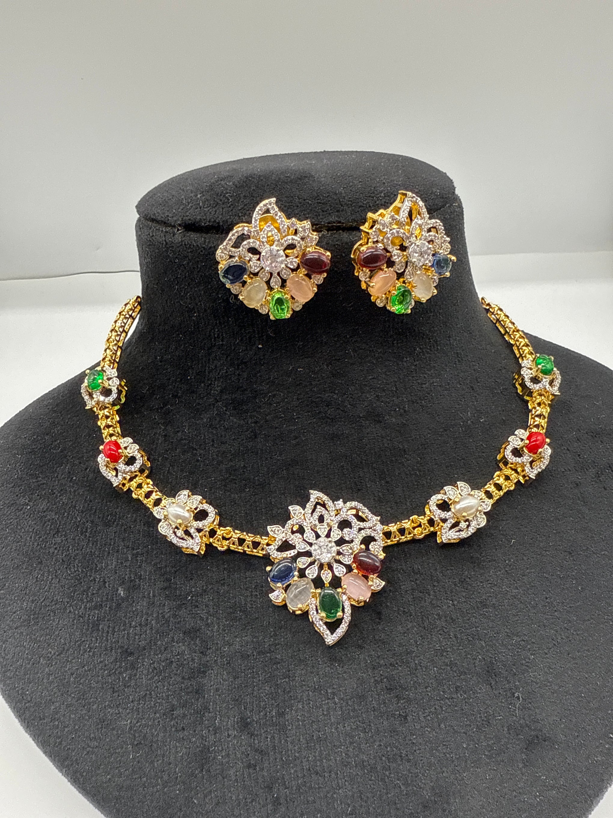 Navratan trendy neckset
