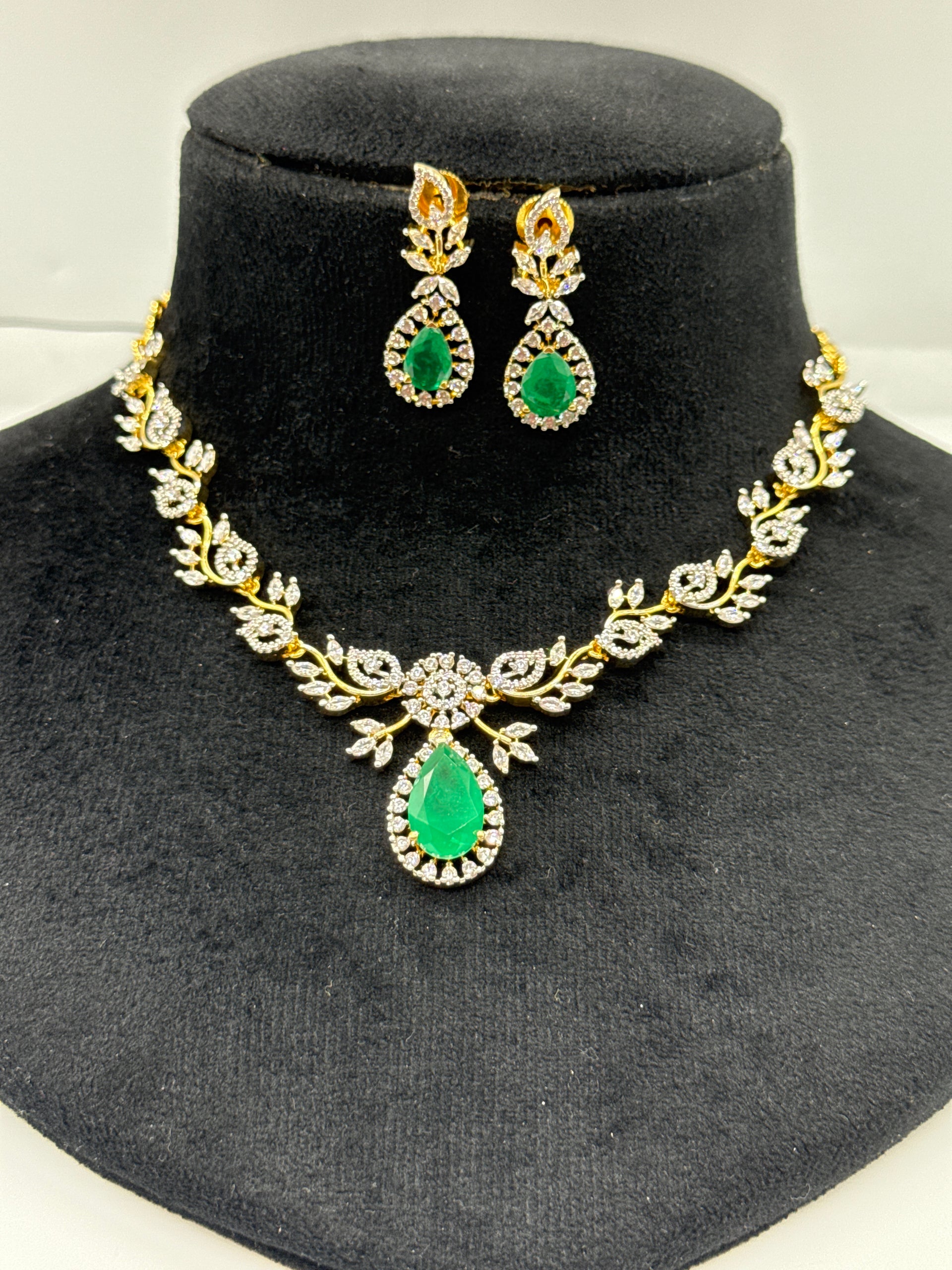 Emerald leaf set
