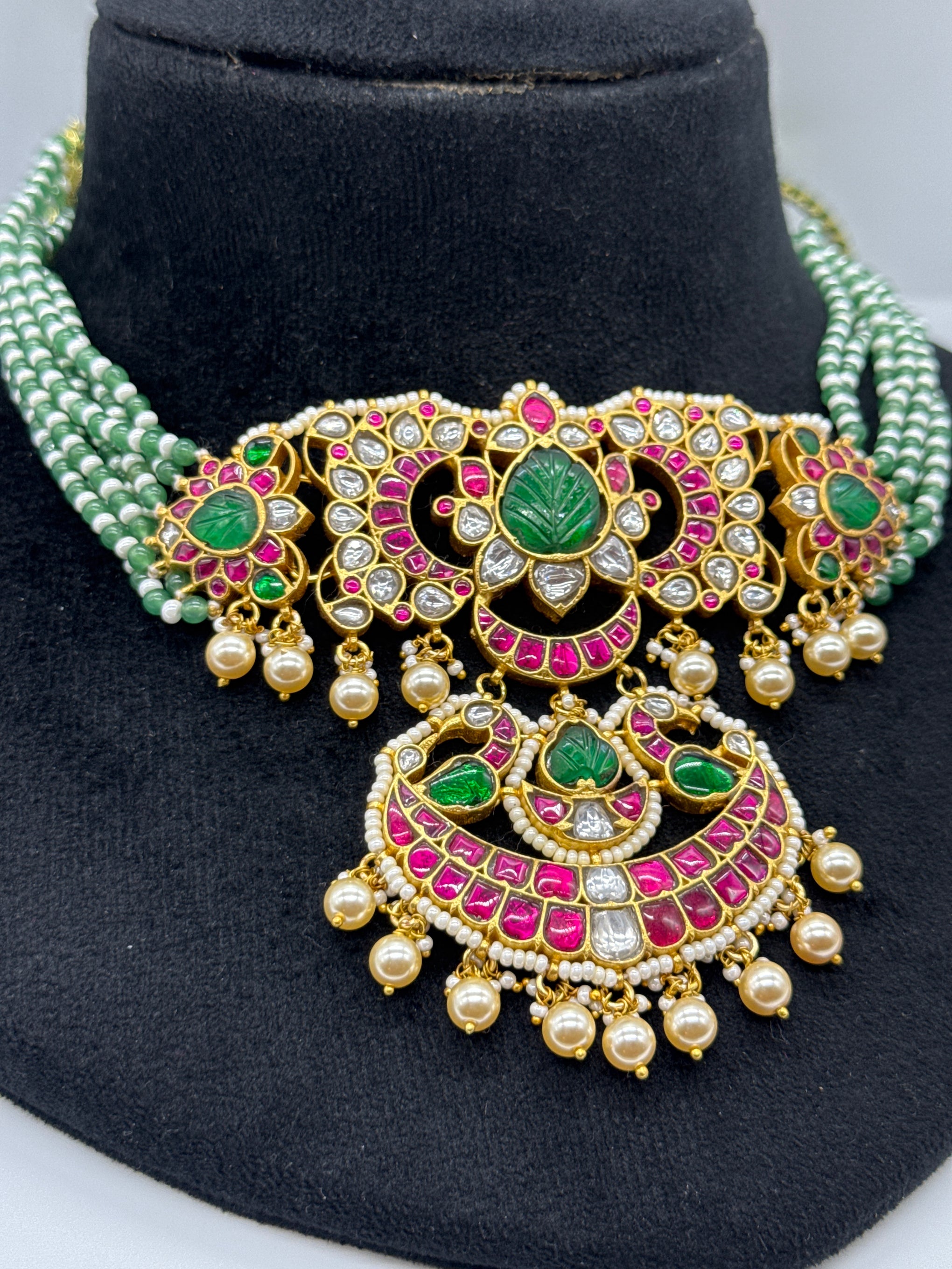 Kundan choker